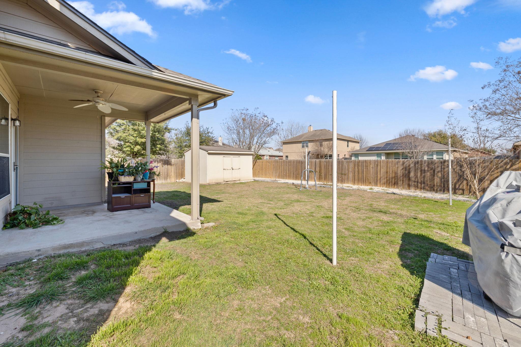 320 Lone Star Blvd, Hutto, TX 78634