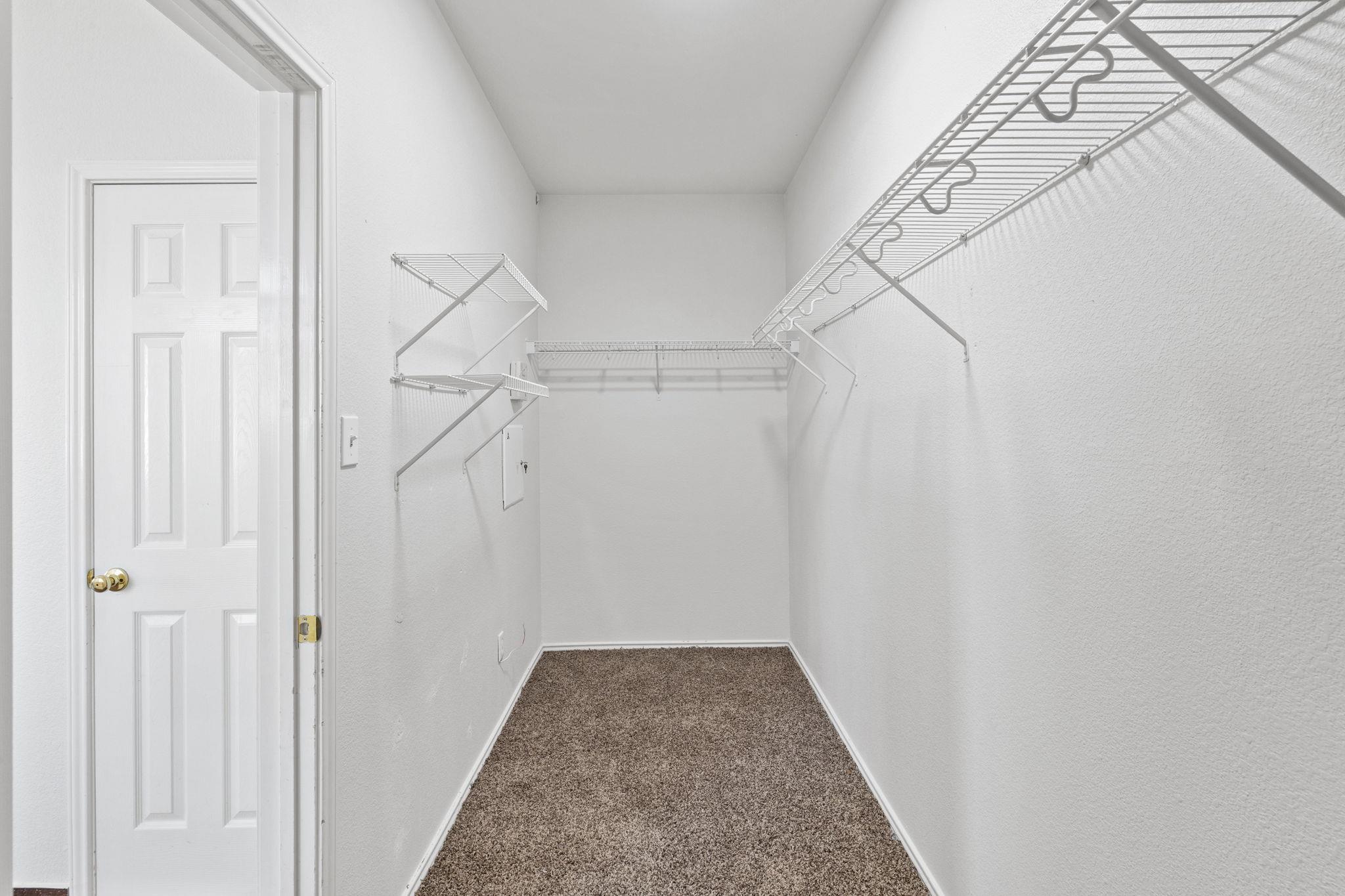 320 Lone Star Blvd, Hutto, TX 78634