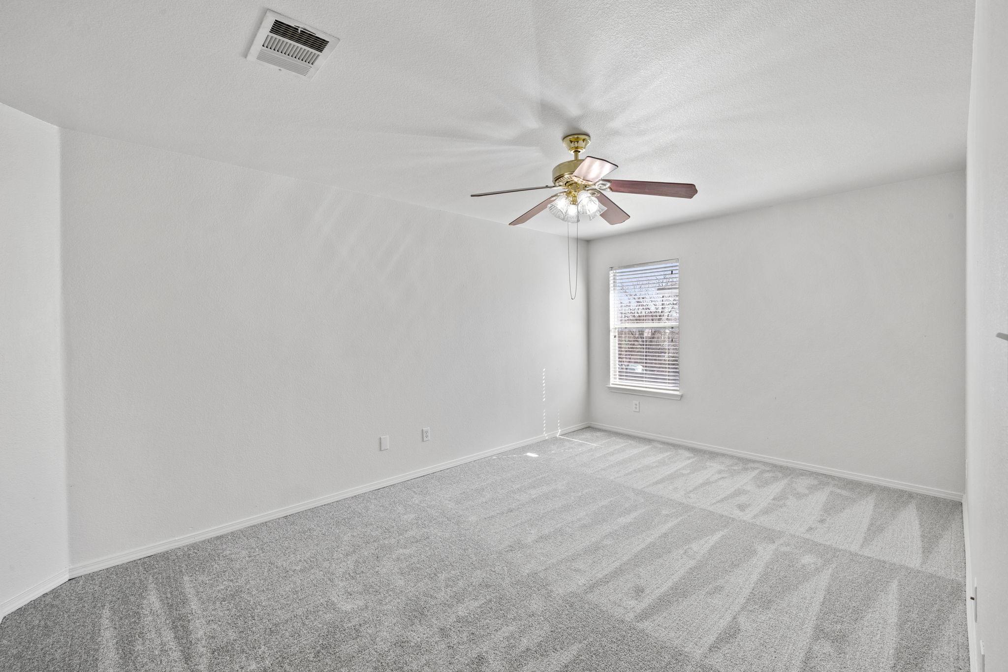 320 Lone Star Blvd, Hutto, TX 78634