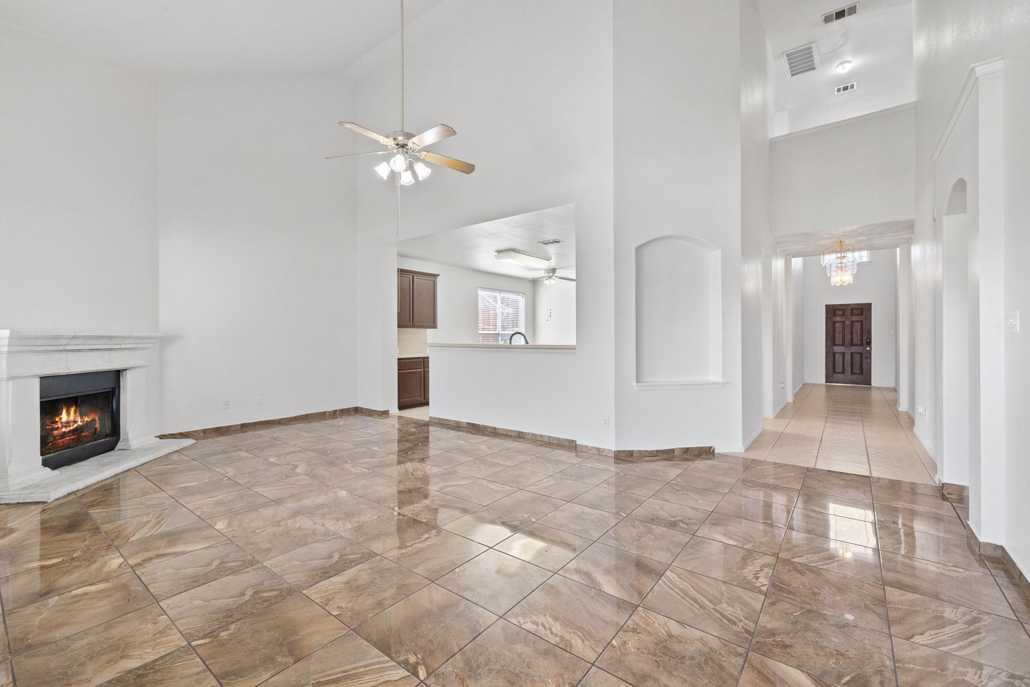 320 Lone Star Blvd, Hutto, TX 78634