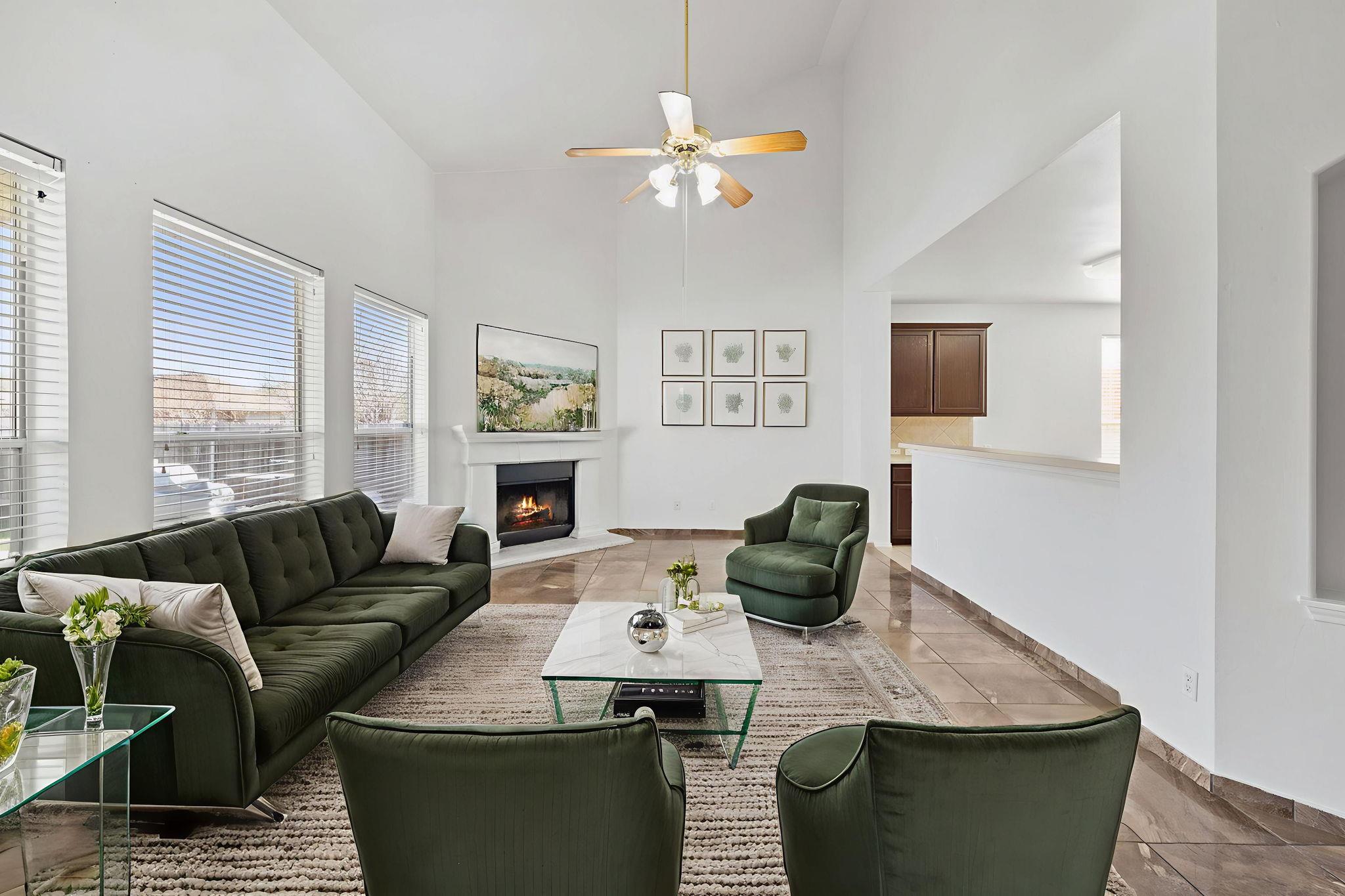 320 Lone Star Blvd, Hutto, TX 78634