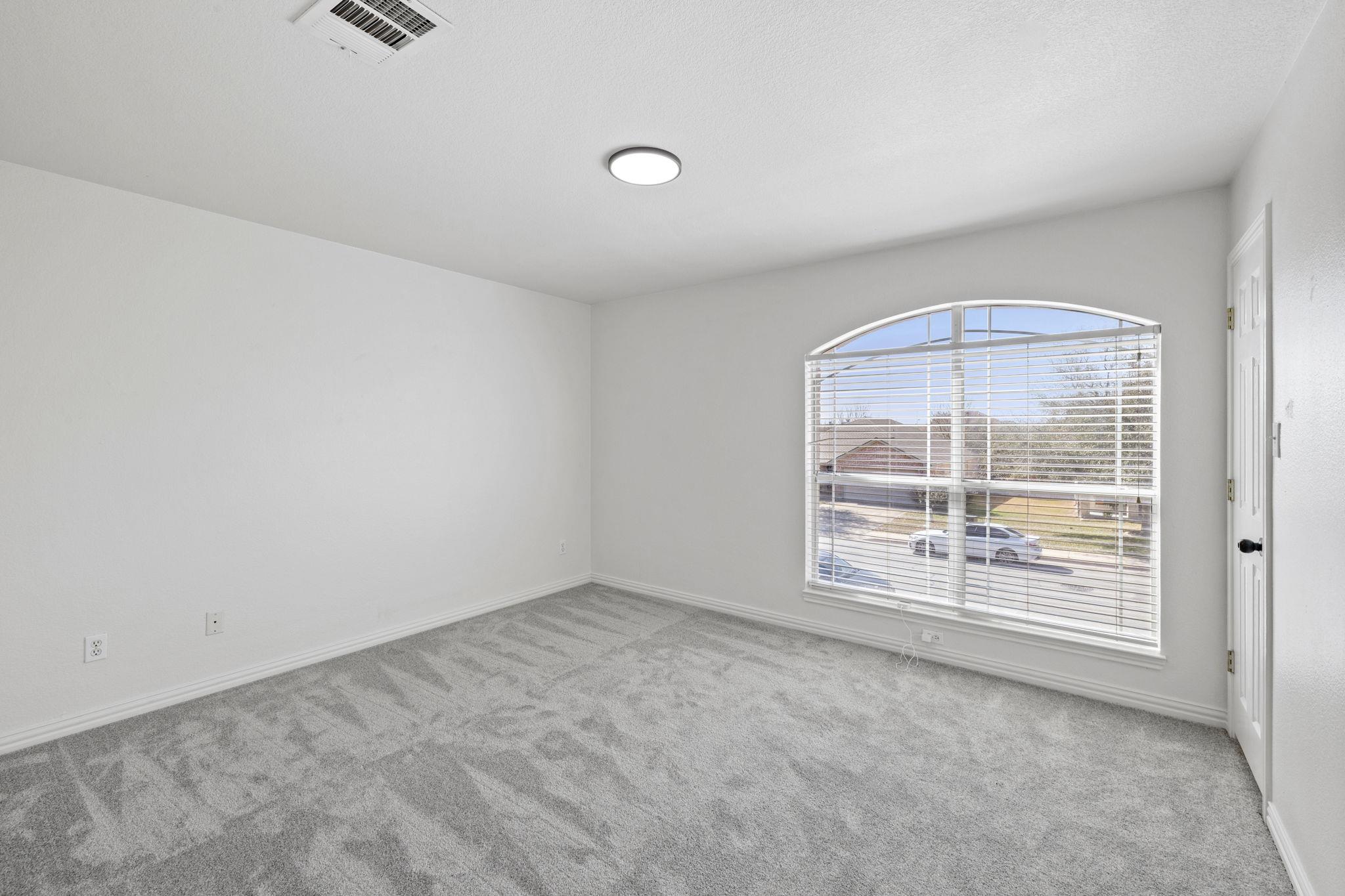 320 Lone Star Blvd, Hutto, TX 78634