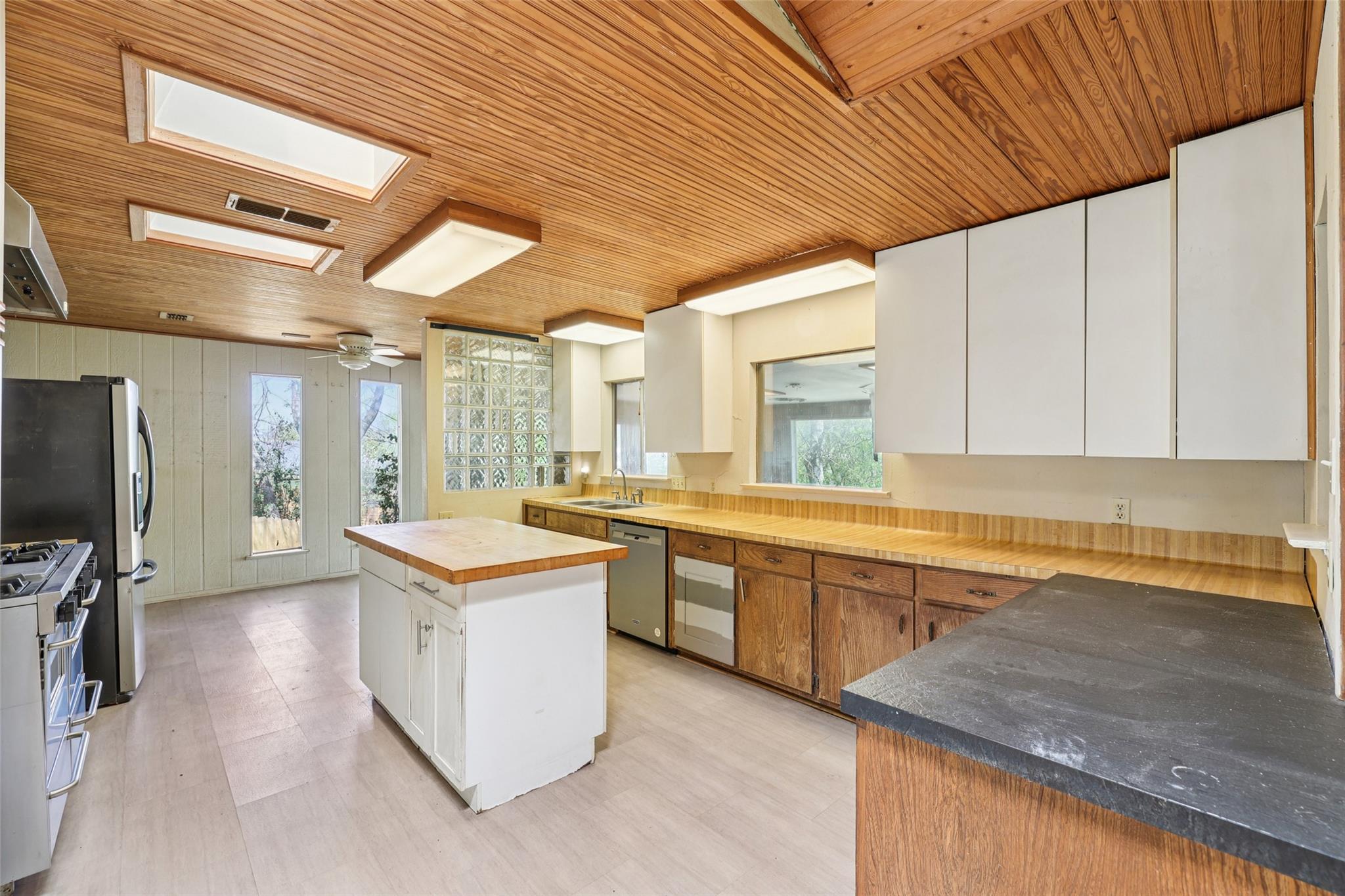 2204 Bahia Cir, Austin, TX 78741