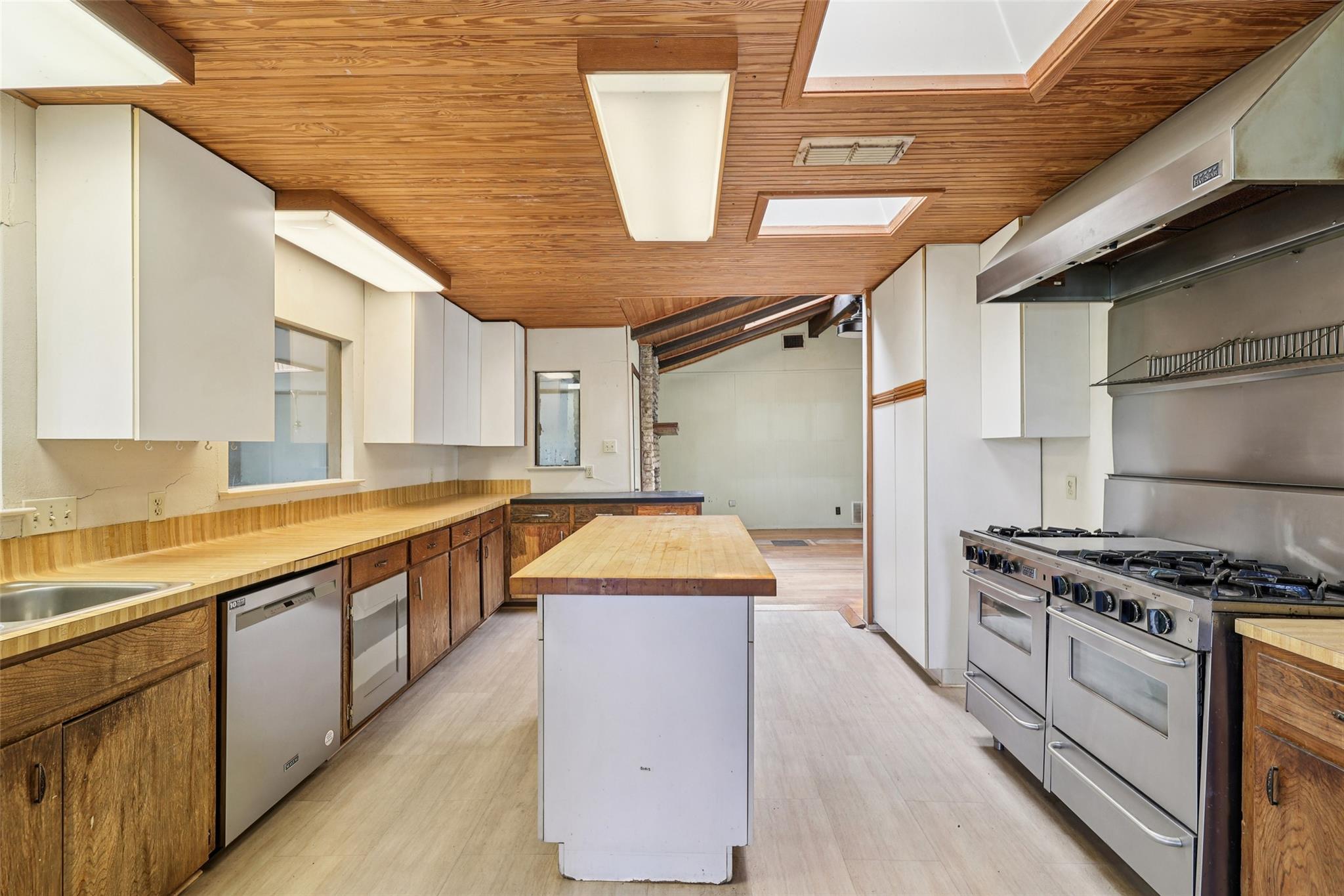 2204 Bahia Cir, Austin, TX 78741