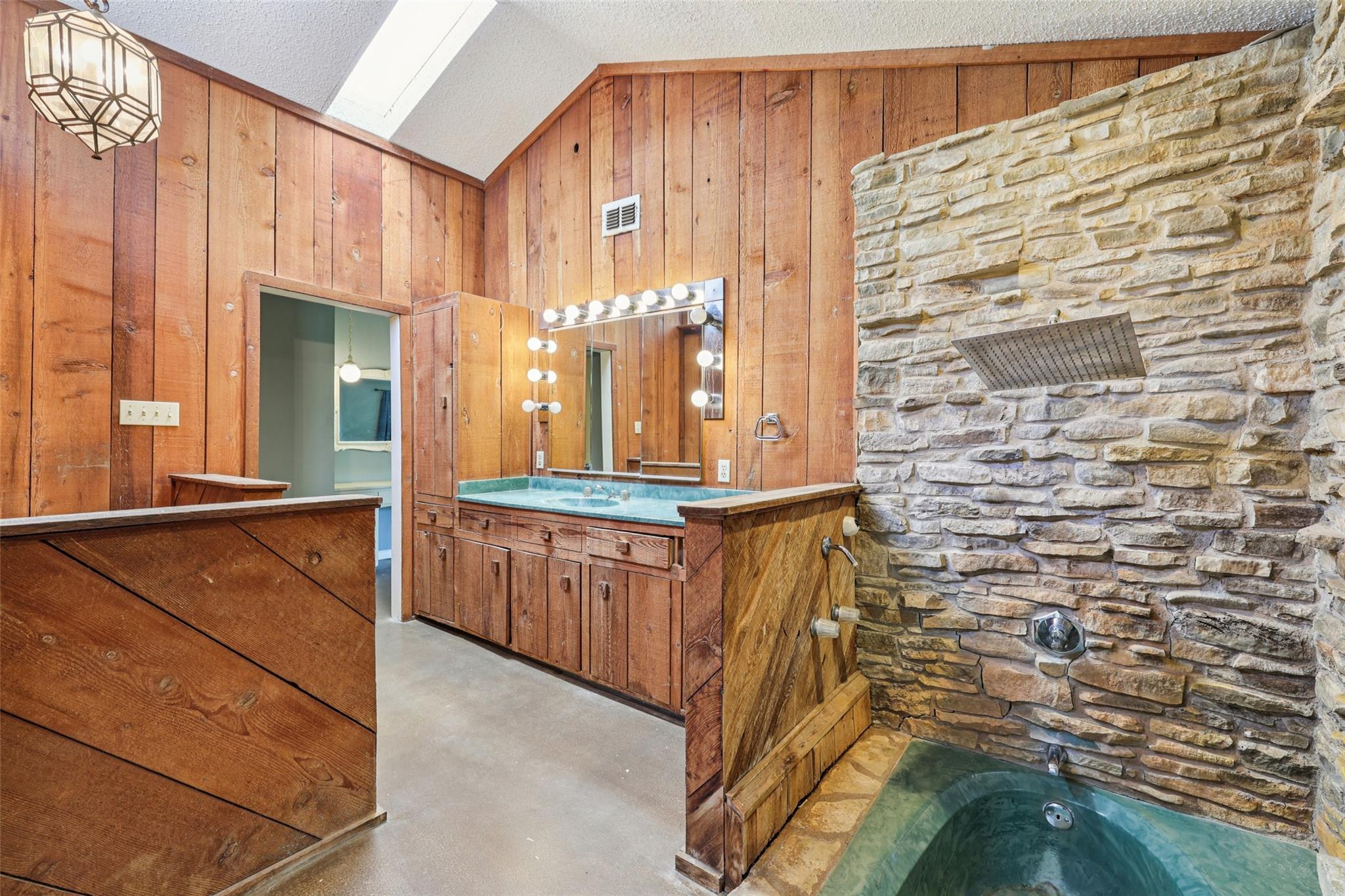 2204 Bahia Cir, Austin, TX 78741