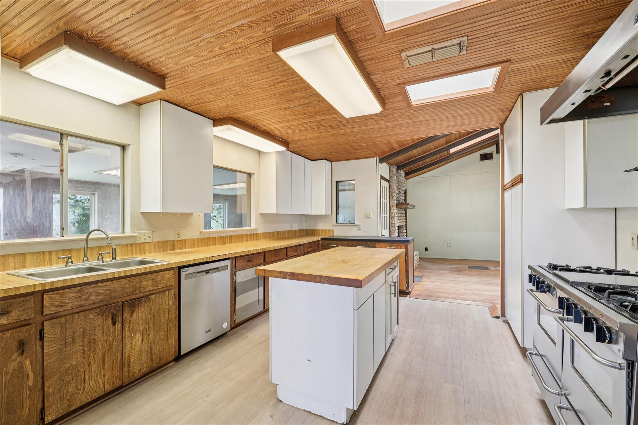 2204 Bahia Cir, Austin, TX 78741