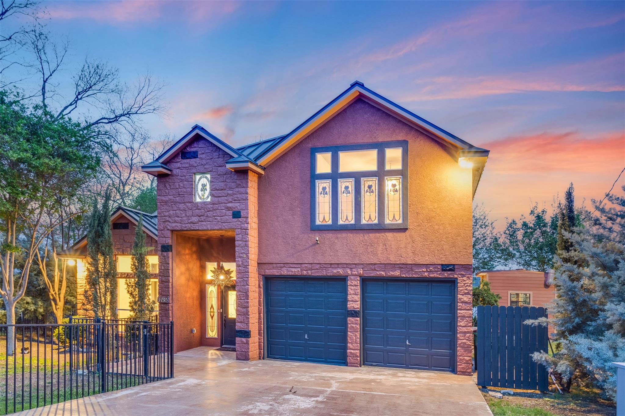 2450 River Oaks Dr, Kingsland, TX 78639