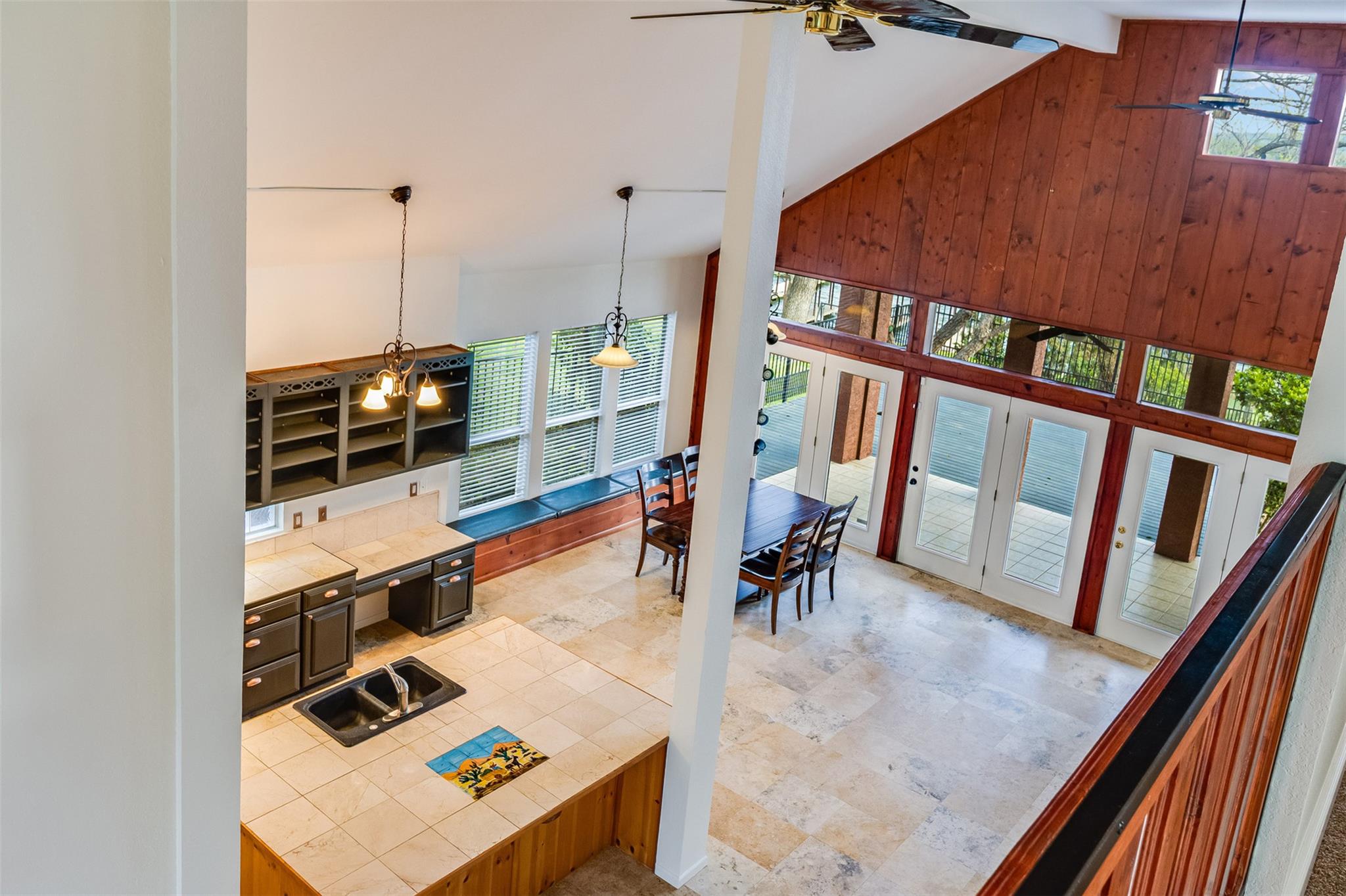 2450 River Oaks Dr, Kingsland, TX 78639