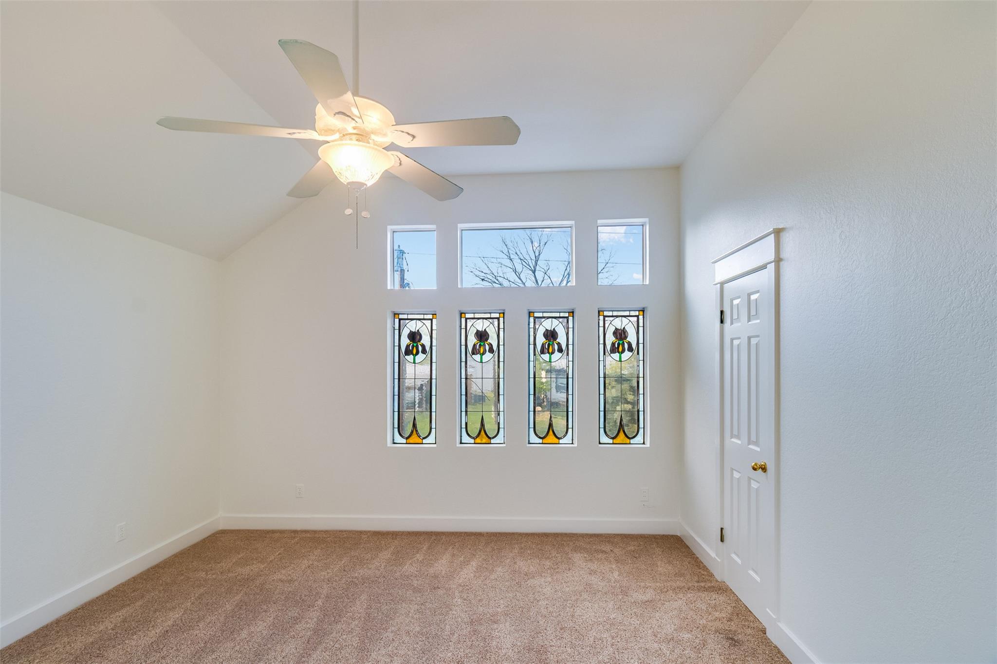 2450 River Oaks Dr, Kingsland, TX 78639