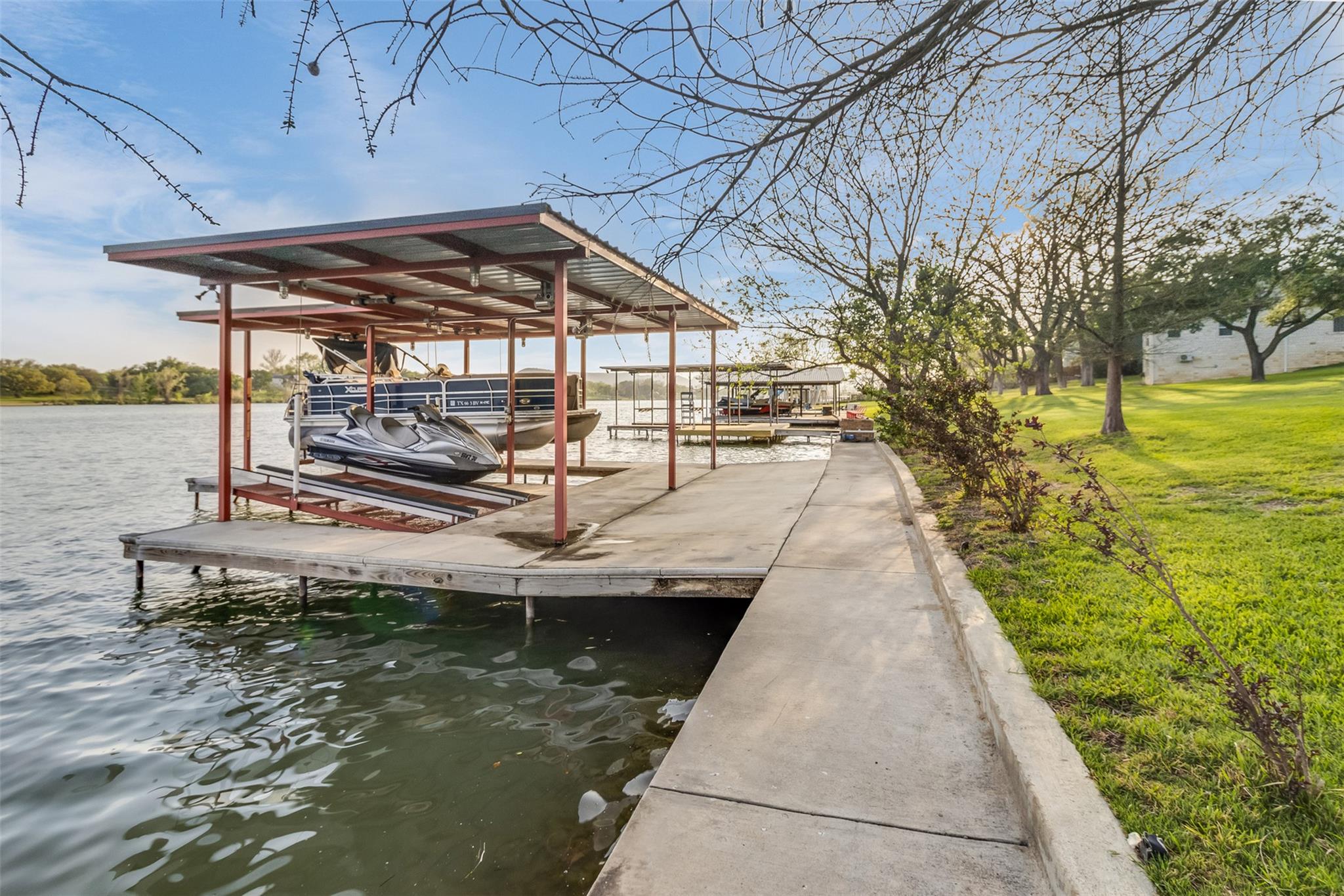 2450 River Oaks Dr, Kingsland, TX 78639