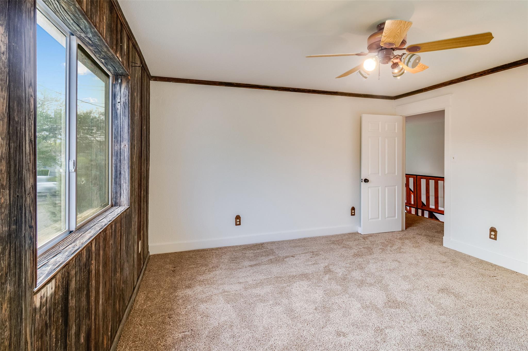 2450 River Oaks Dr, Kingsland, TX 78639