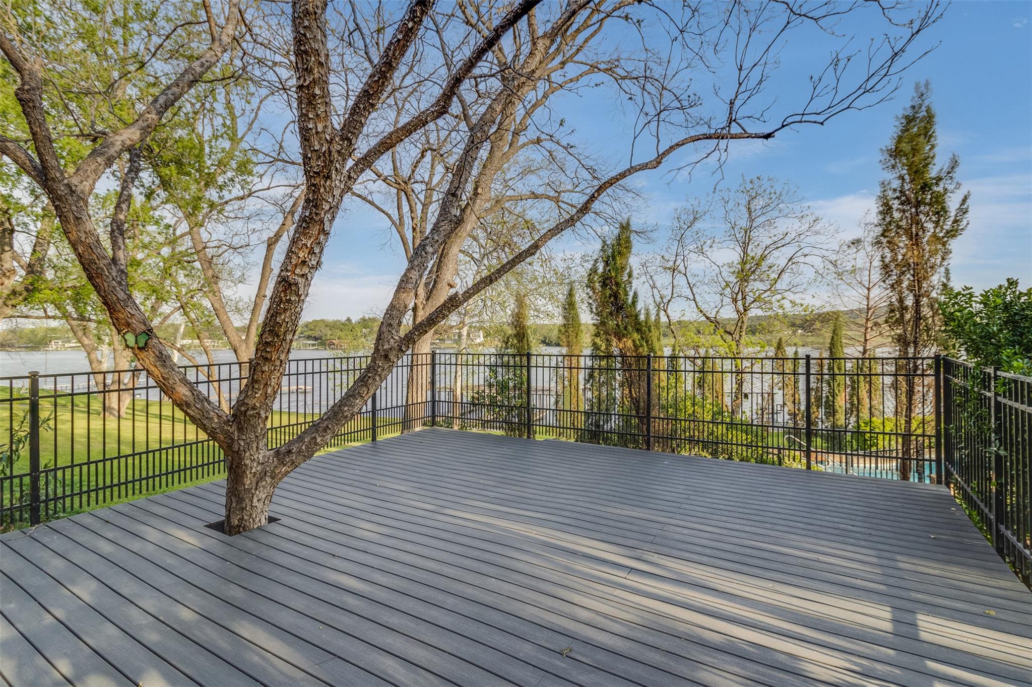 2450 River Oaks Dr, Kingsland, TX 78639