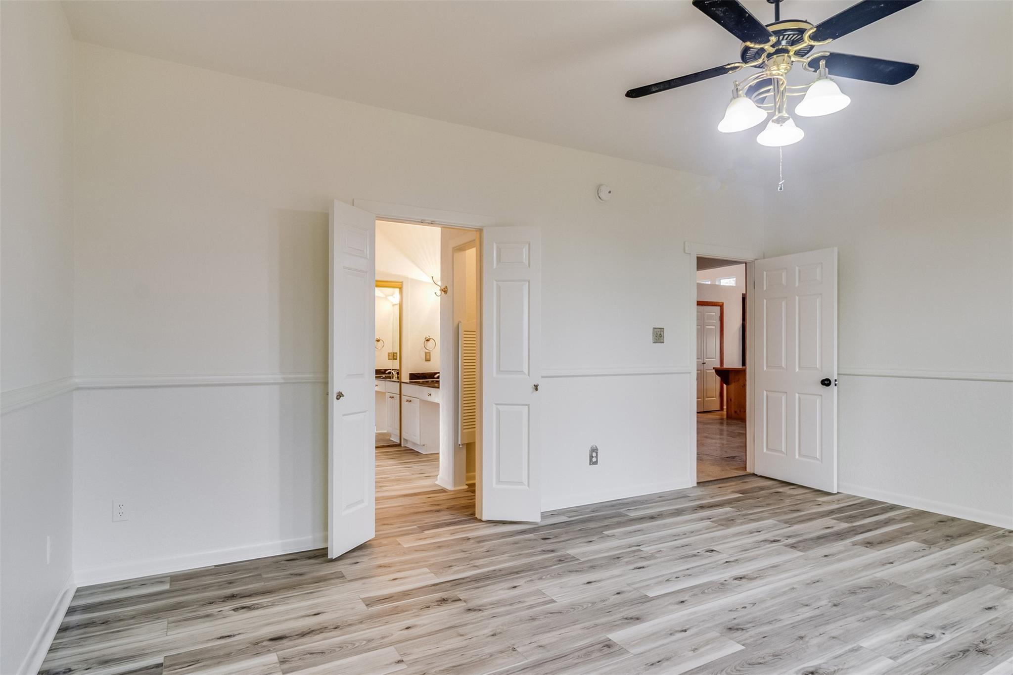 2450 River Oaks Dr, Kingsland, TX 78639