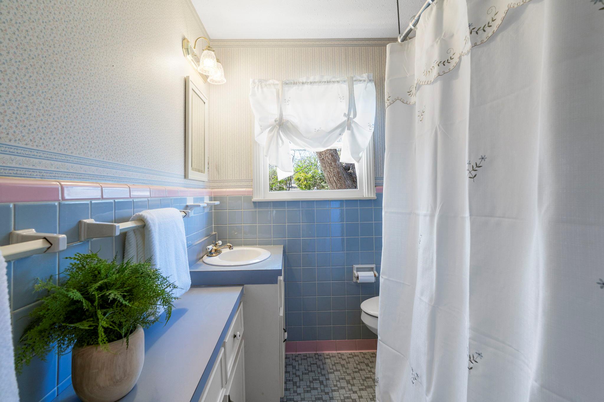 1909 Brentwood St, Austin, TX 78757