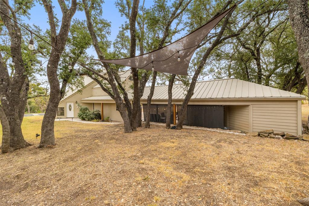 318 Coventry Rd, Spicewood, TX 78669