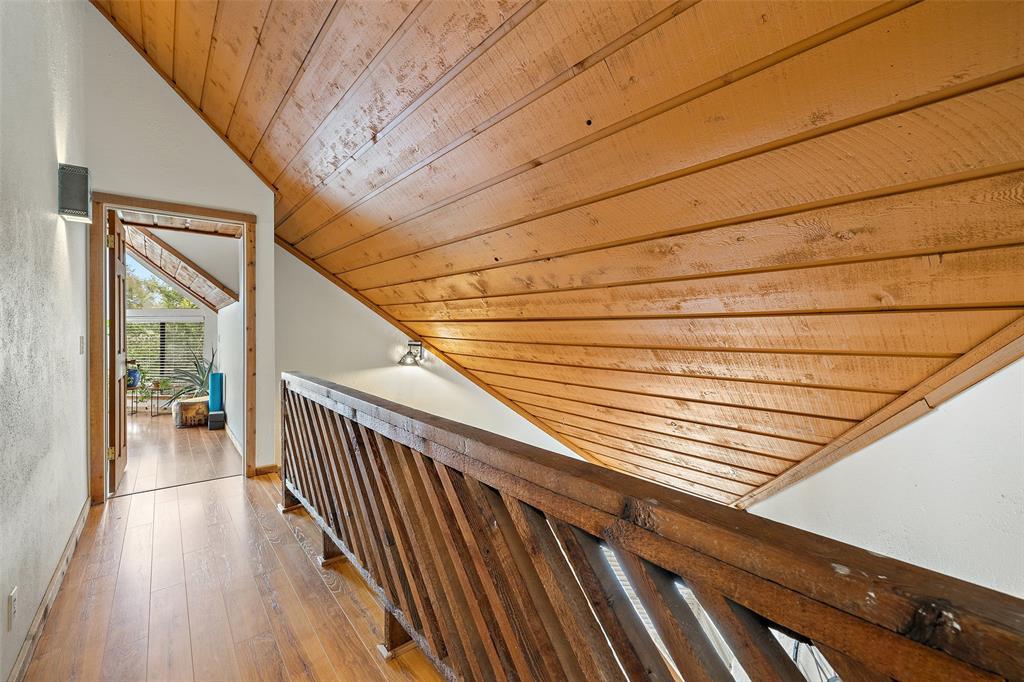 318 Coventry Rd, Spicewood, TX 78669