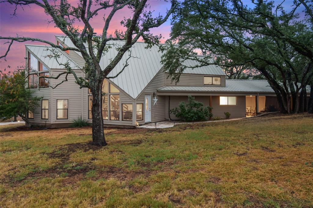 318 Coventry Rd, Spicewood, TX 78669