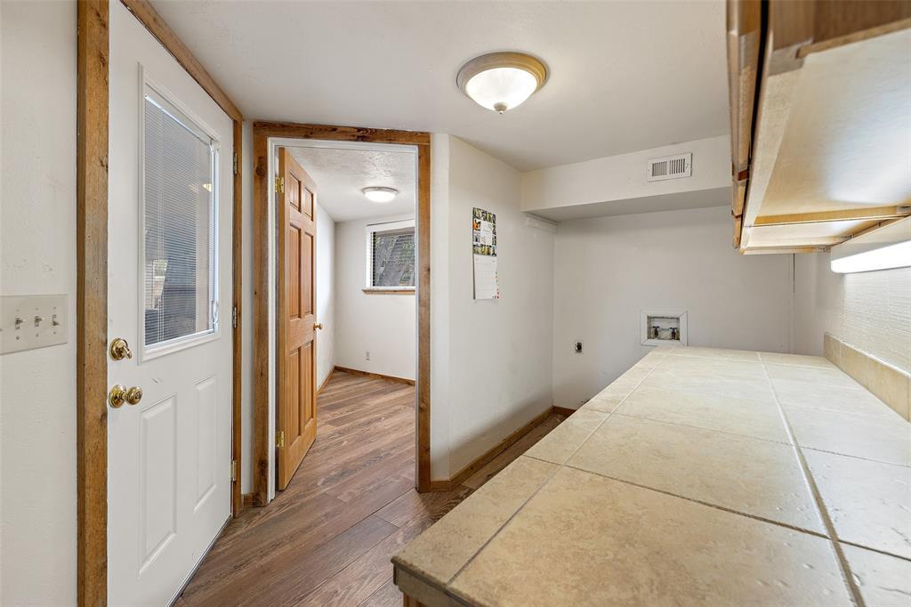 318 Coventry Rd, Spicewood, TX 78669