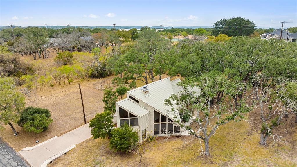 318 Coventry Rd, Spicewood, TX 78669