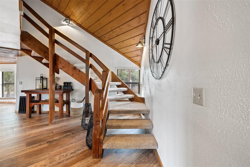 318 Coventry Rd, Spicewood, TX 78669