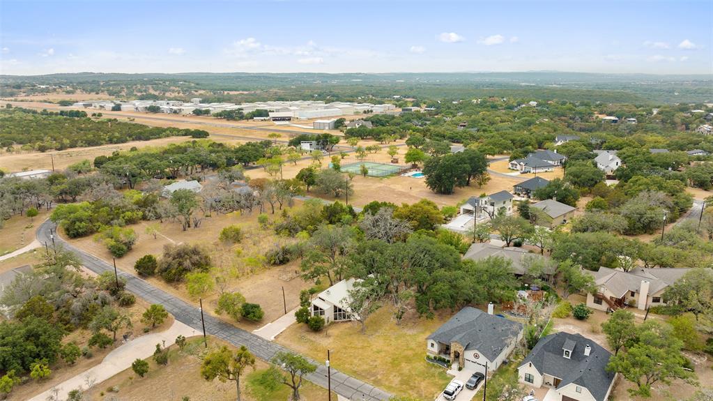 318 Coventry Rd, Spicewood, TX 78669