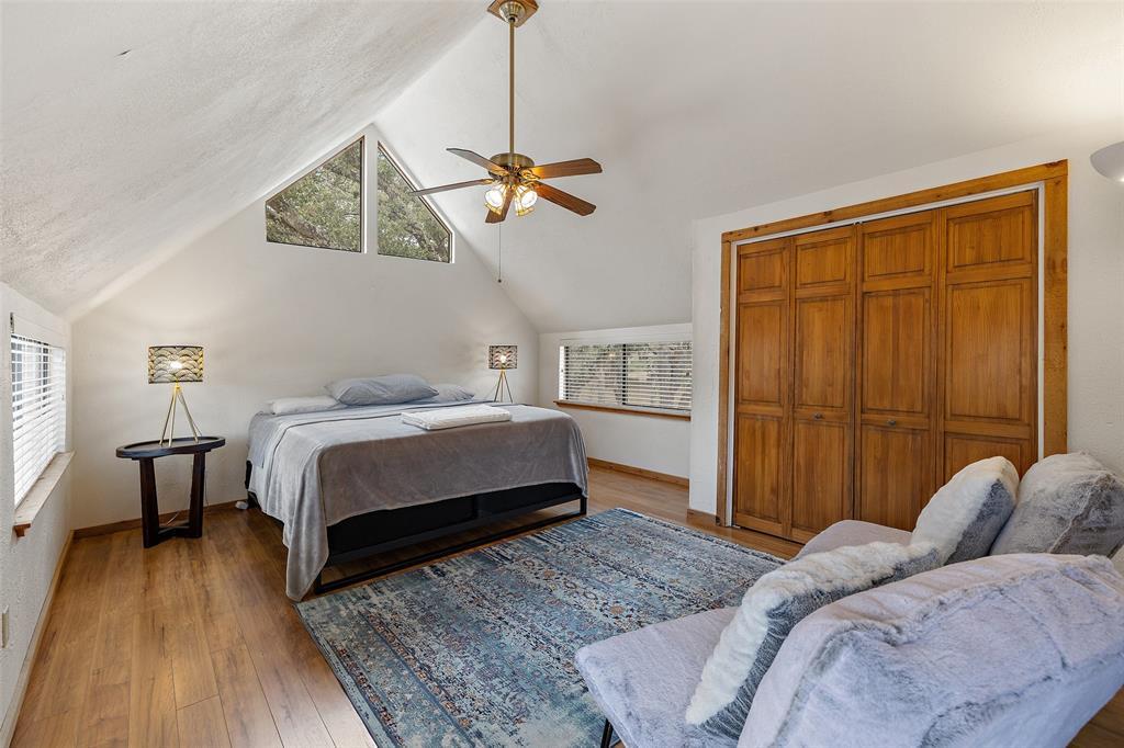 318 Coventry Rd, Spicewood, TX 78669