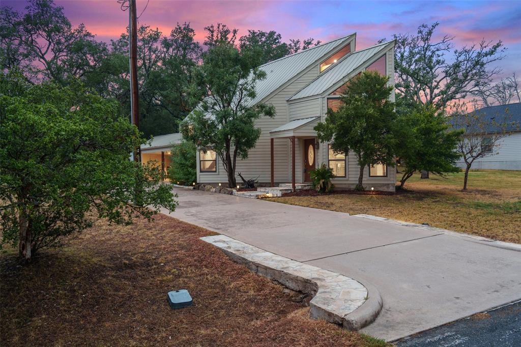 318 Coventry Rd, Spicewood, TX 78669