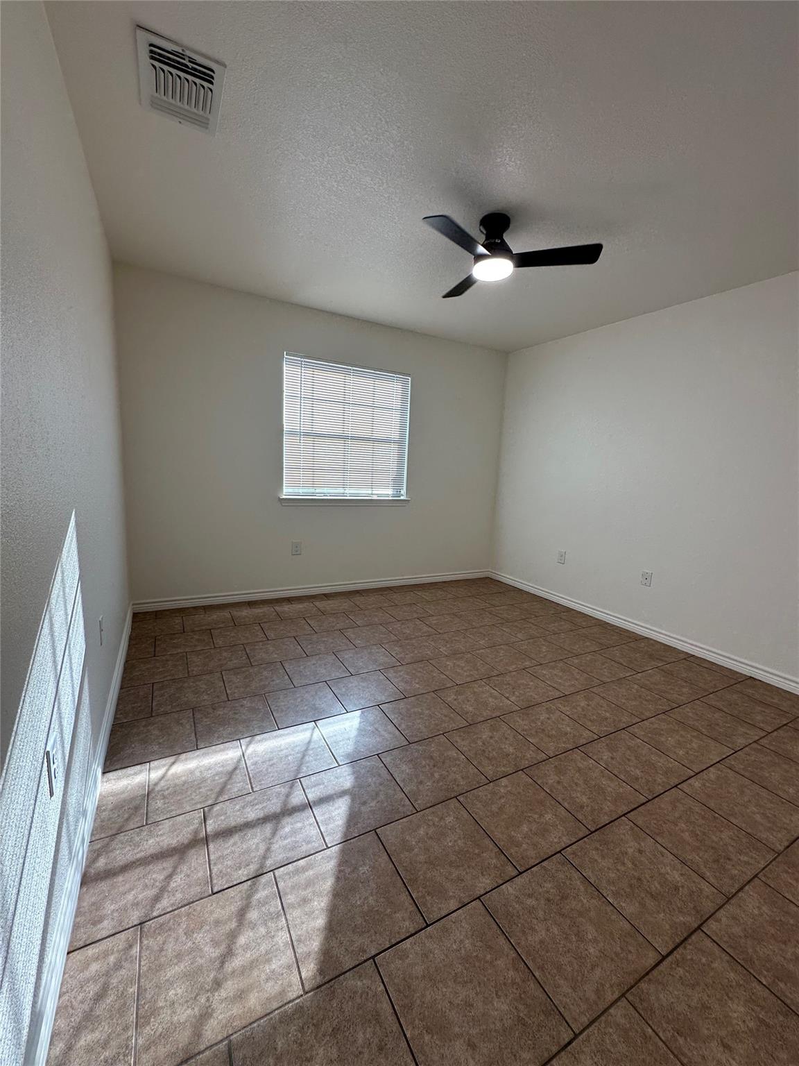 112 N Avenue O # B, Johnson City, TX 78636