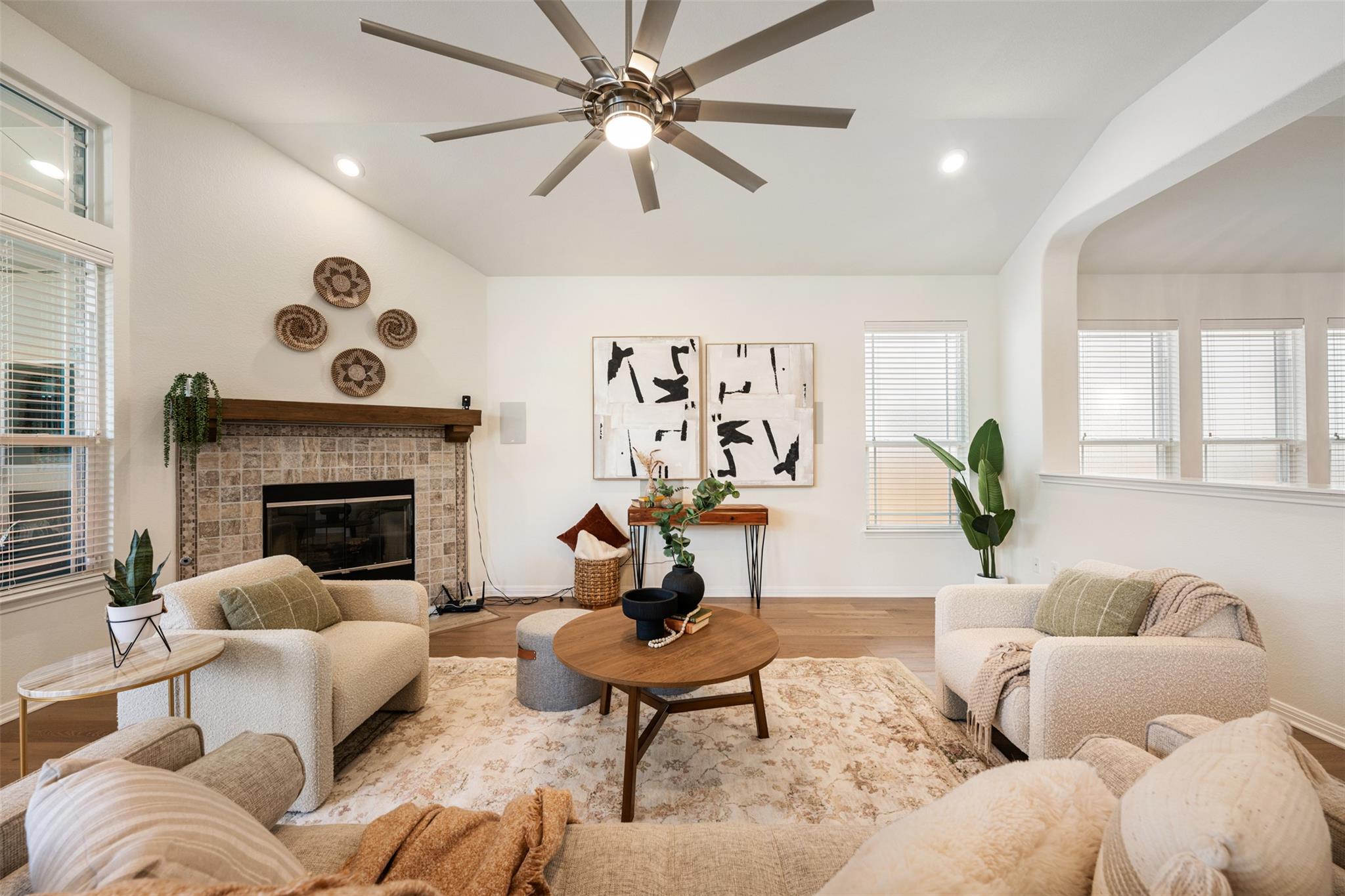 1609 Carmine Dr, Leander, TX 78641