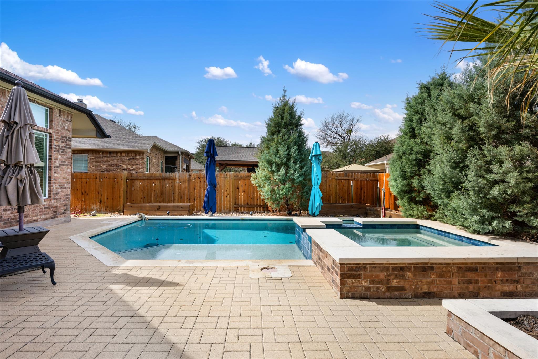 1609 Carmine Dr, Leander, TX 78641