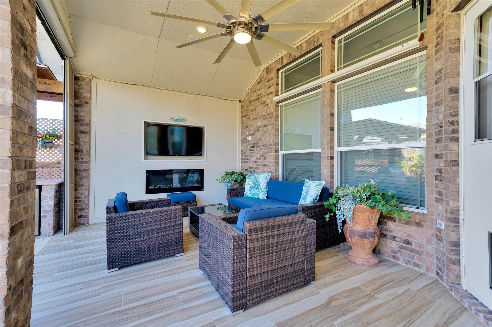 1609 Carmine Dr, Leander, TX 78641