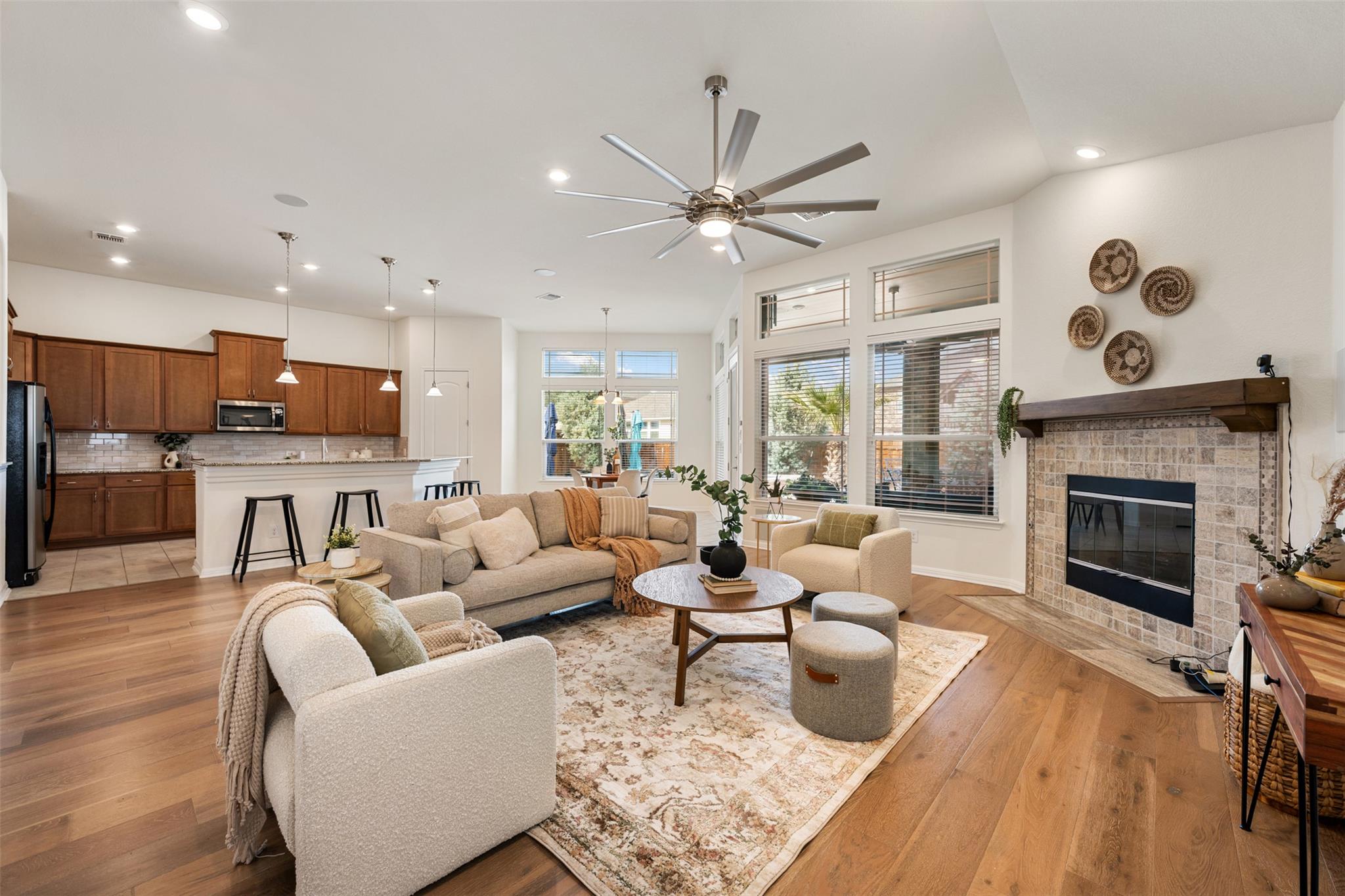 1609 Carmine Dr, Leander, TX 78641