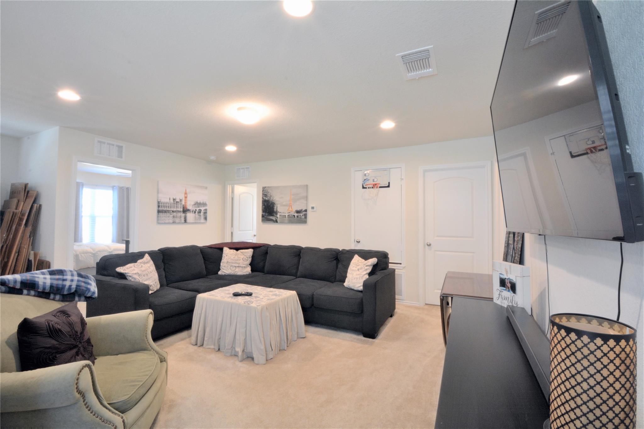 213 Compania Dr, Liberty Hill, TX 78642