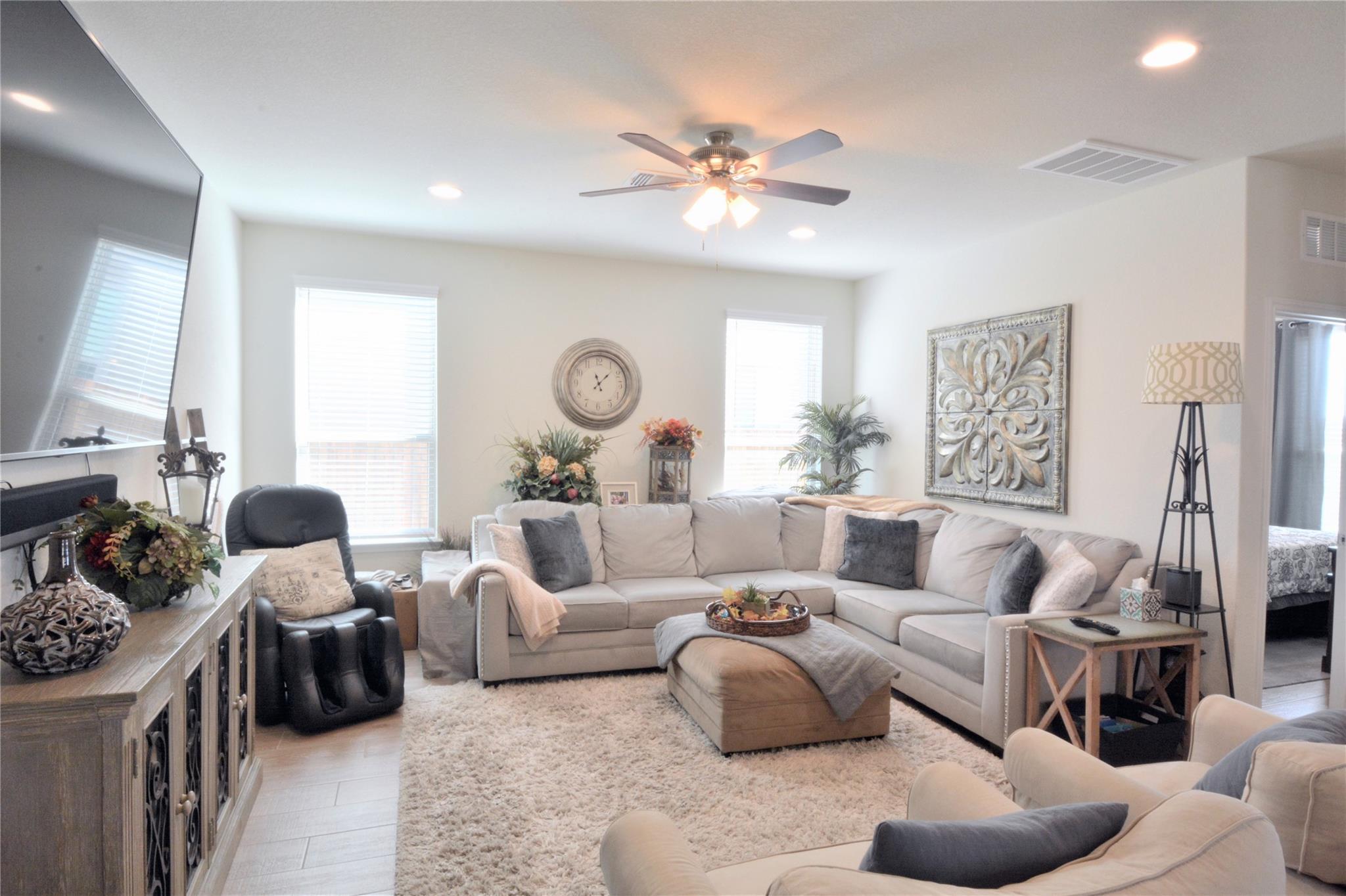 213 Compania Dr, Liberty Hill, TX 78642