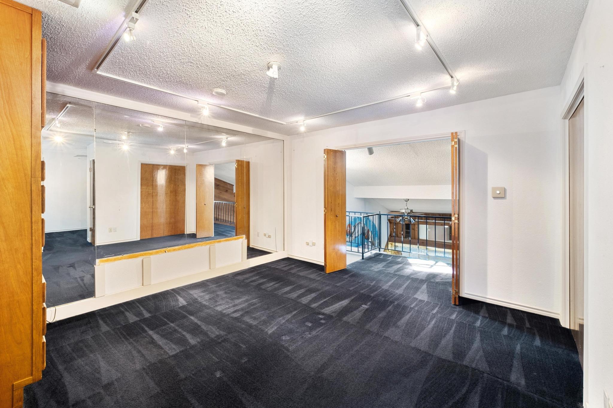 121 Scott St, San Marcos, TX 78666