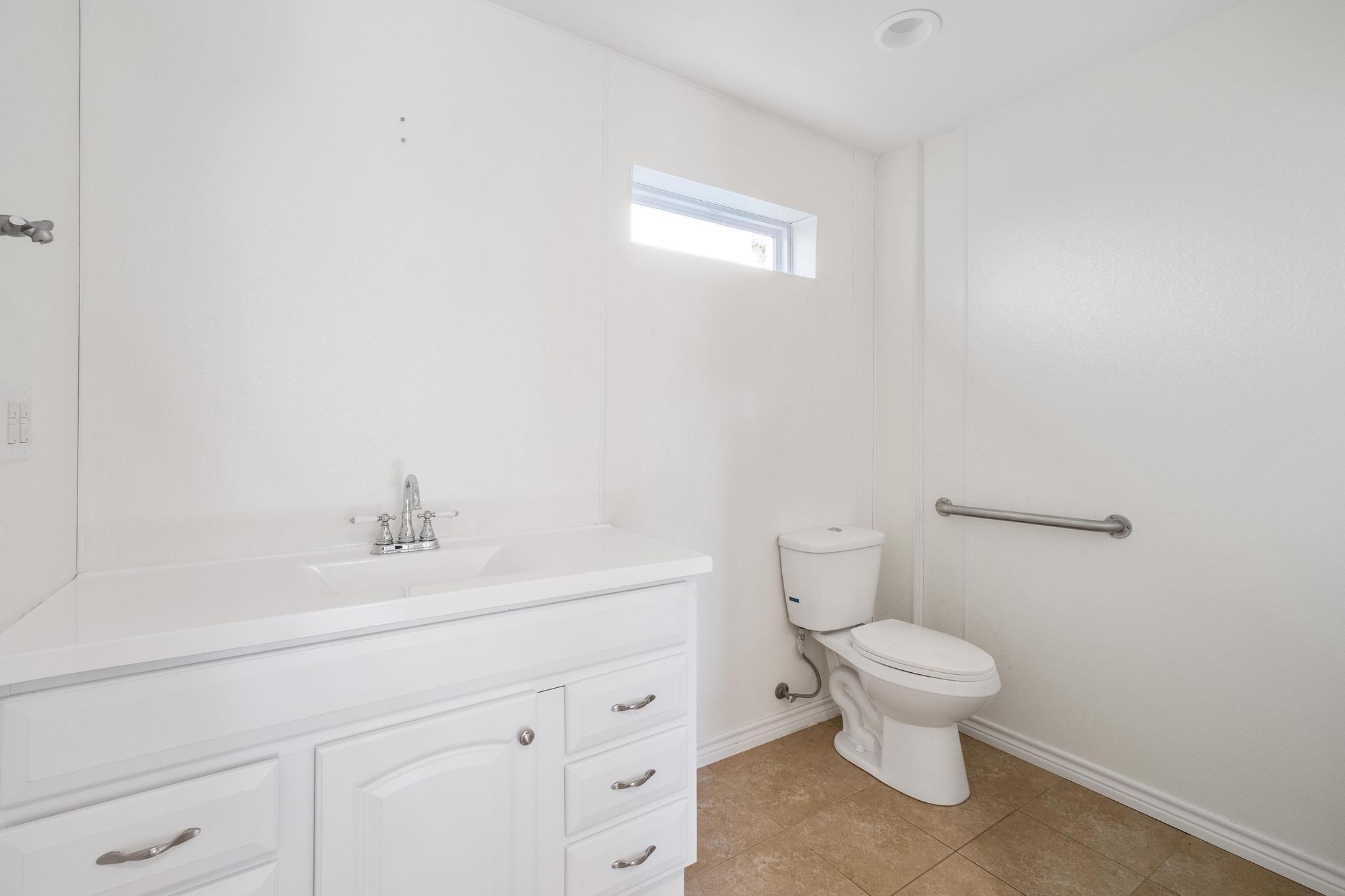 121 Scott St, San Marcos, TX 78666