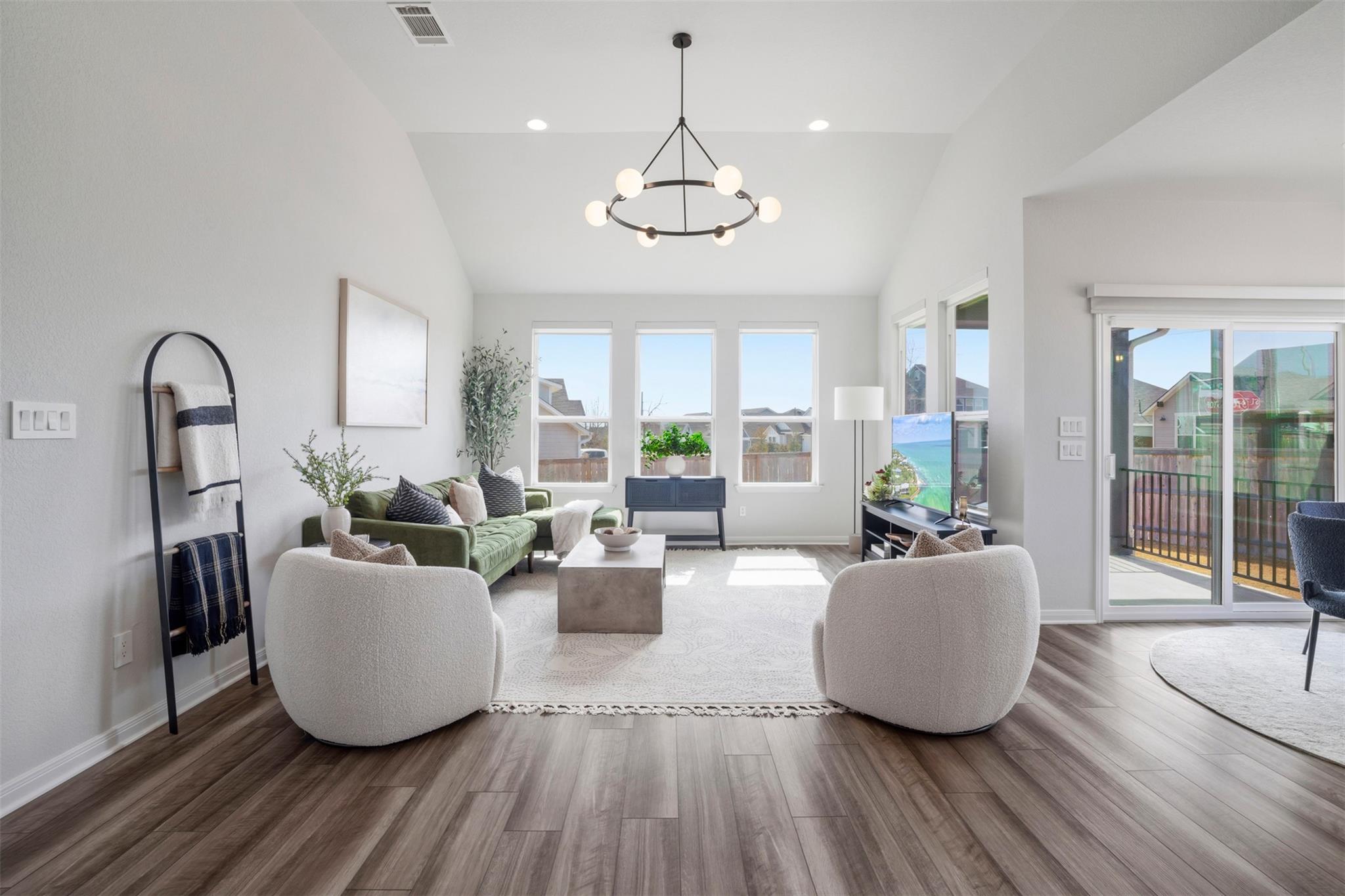 621 Goldenwave Way, Liberty Hill, TX 78642