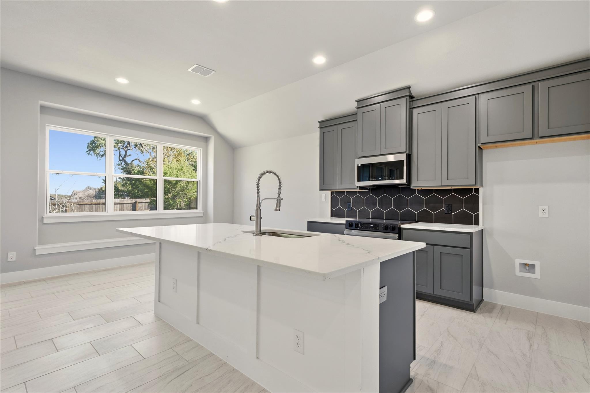 4 Cedar Valley Ct, Wimberley, TX 78676