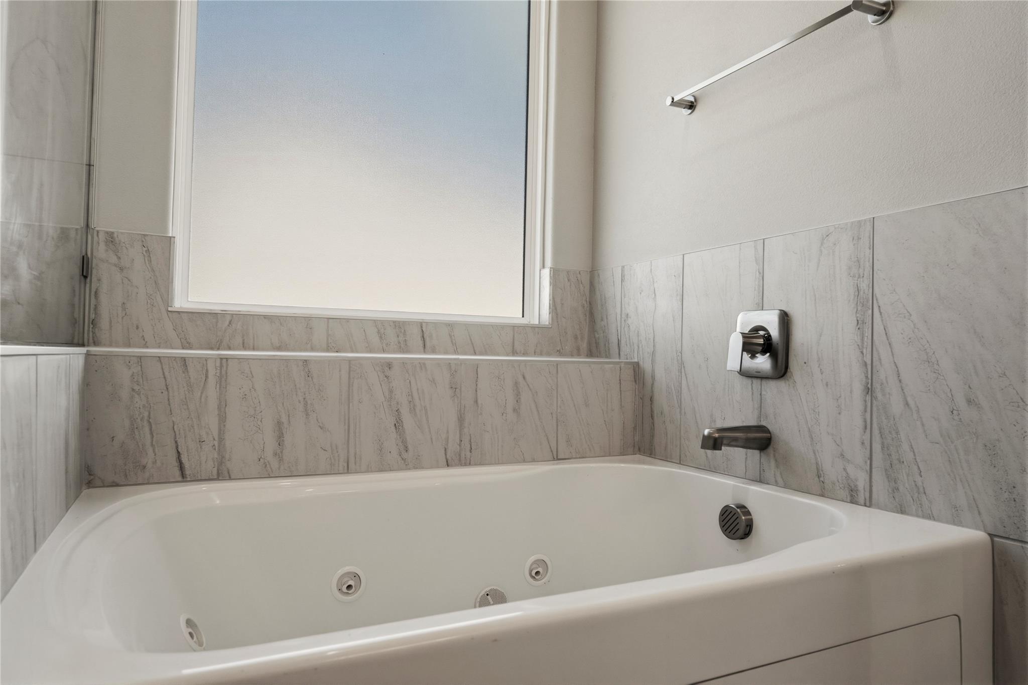 4 Cedar Valley Ct, Wimberley, TX 78676