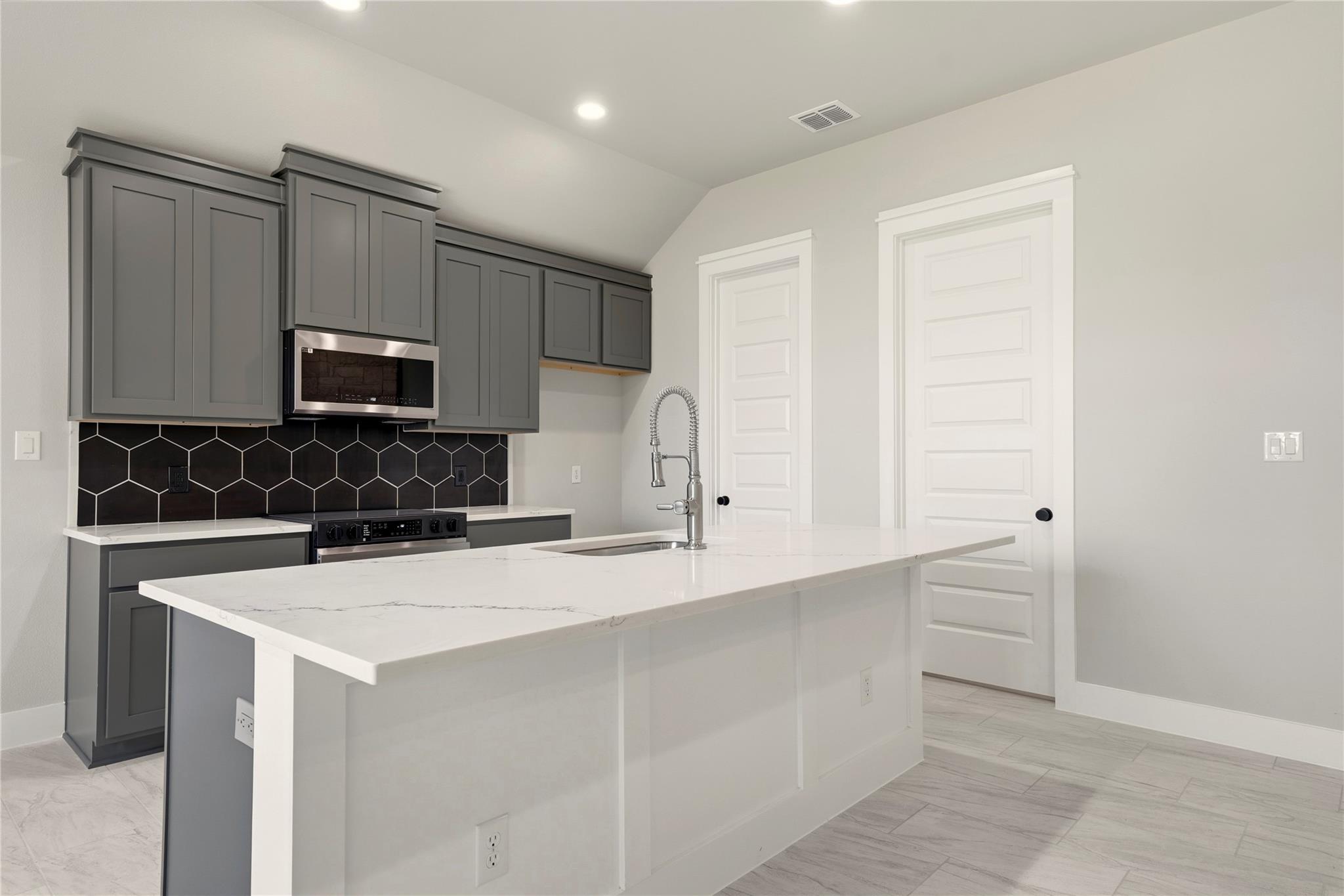 4 Cedar Valley Ct, Wimberley, TX 78676