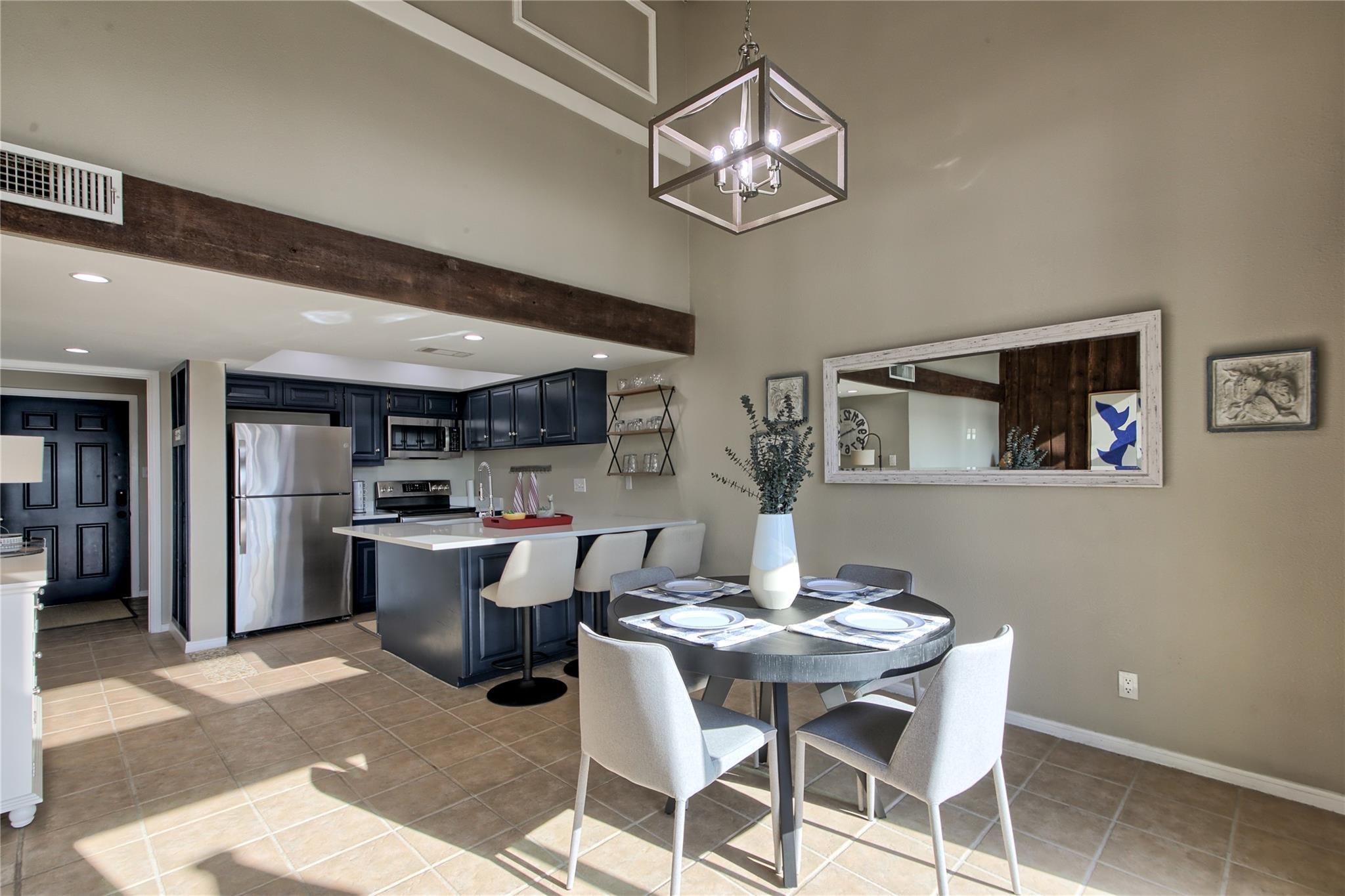 157 Comanche Pt, Point Venture, TX 78645