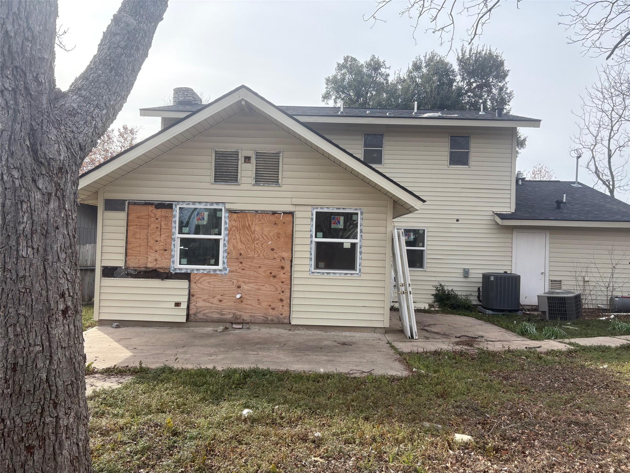 8702 Bridgeport Dr, Austin, TX 78758