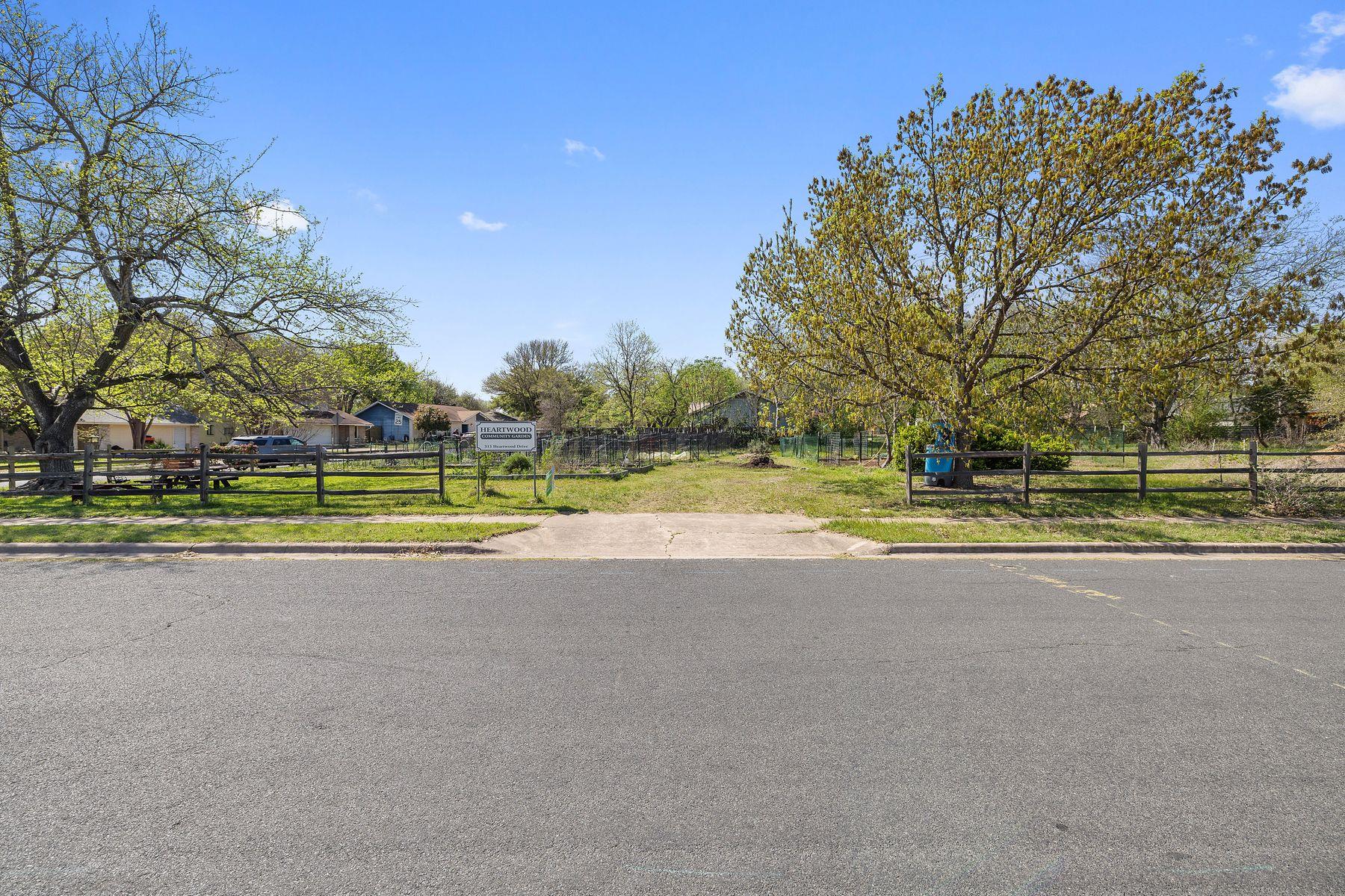 5304 Harvest Ln, Austin, TX 78745