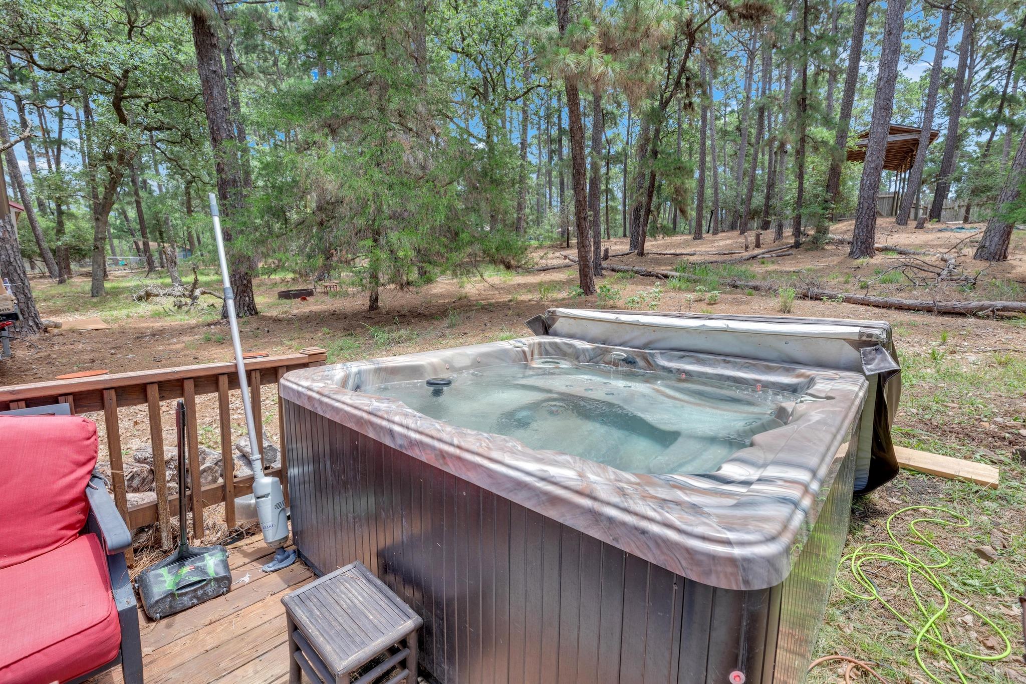 928 Moccasin Trl, La Grange, TX 78945