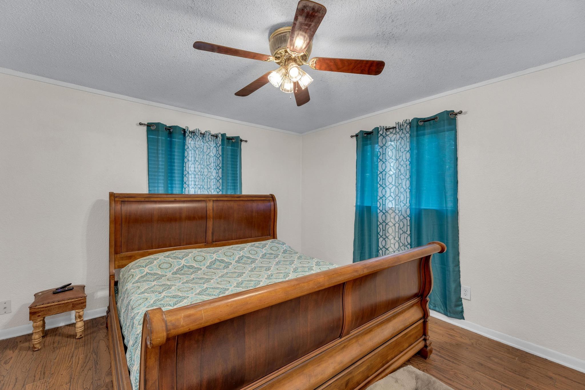 928 Moccasin Trl, La Grange, TX 78945