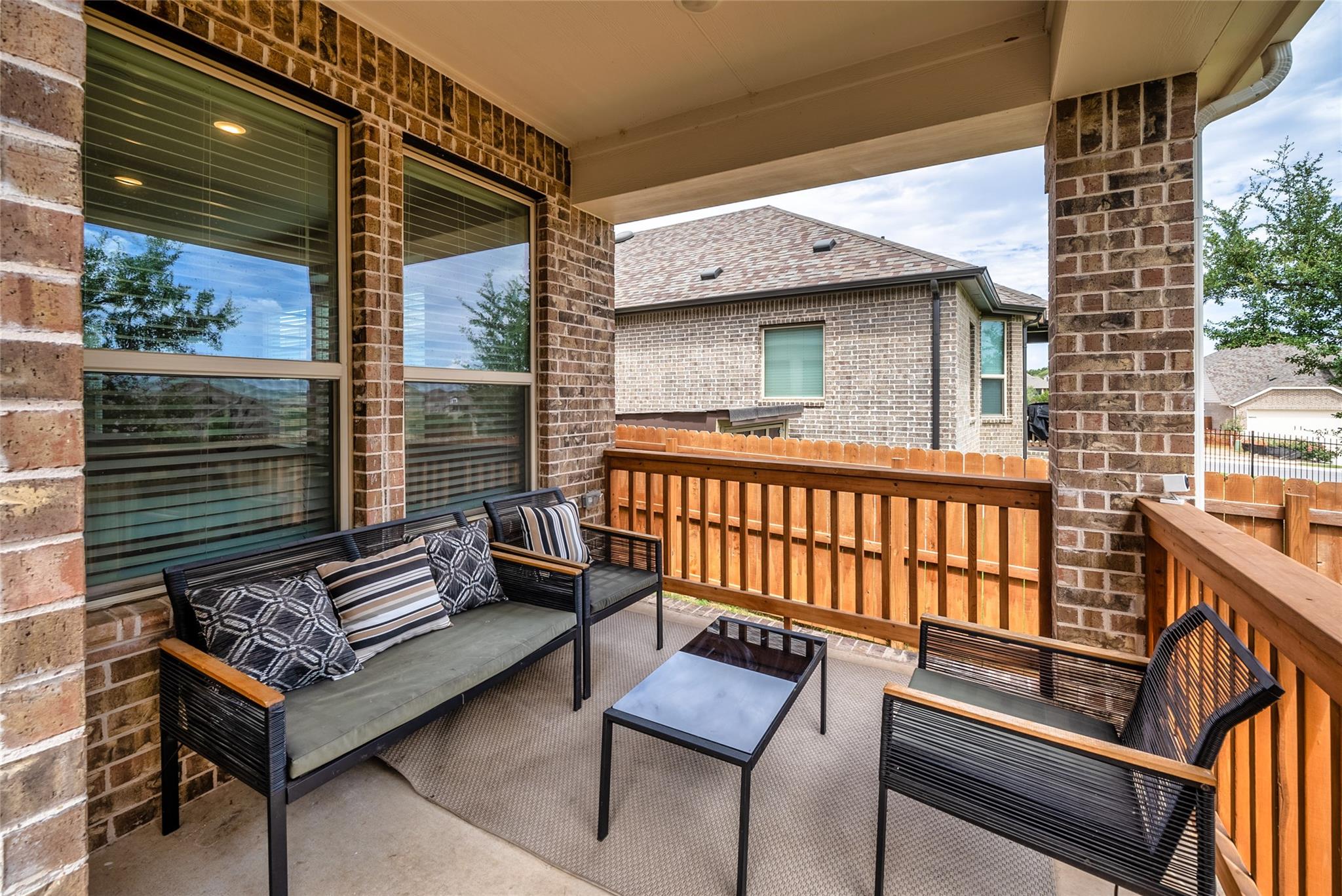 7525 Desert Needle Dr, Lago Vista, TX 78645