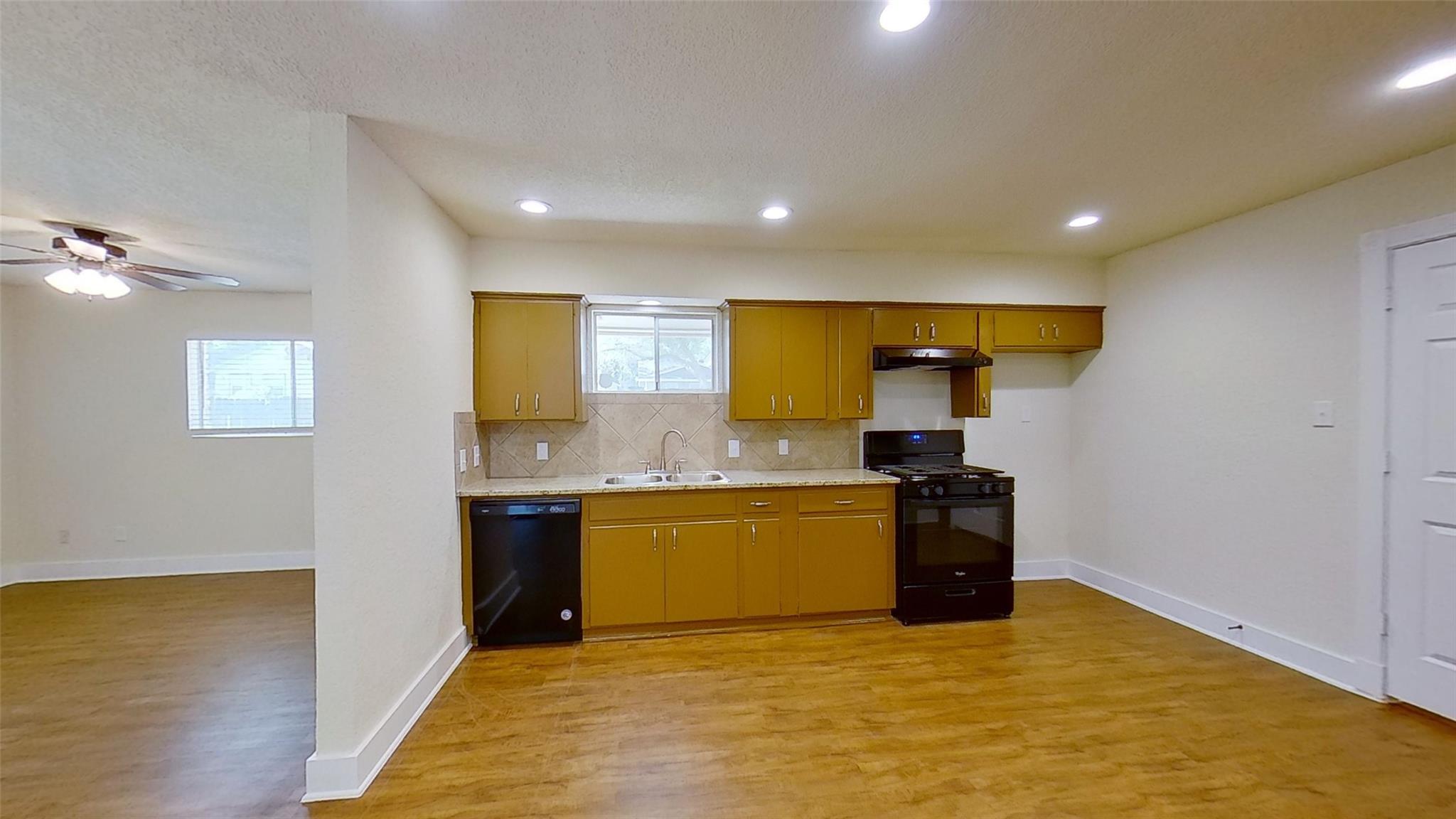 2107 Magnolia Dr # B, Round Rock, TX 78664