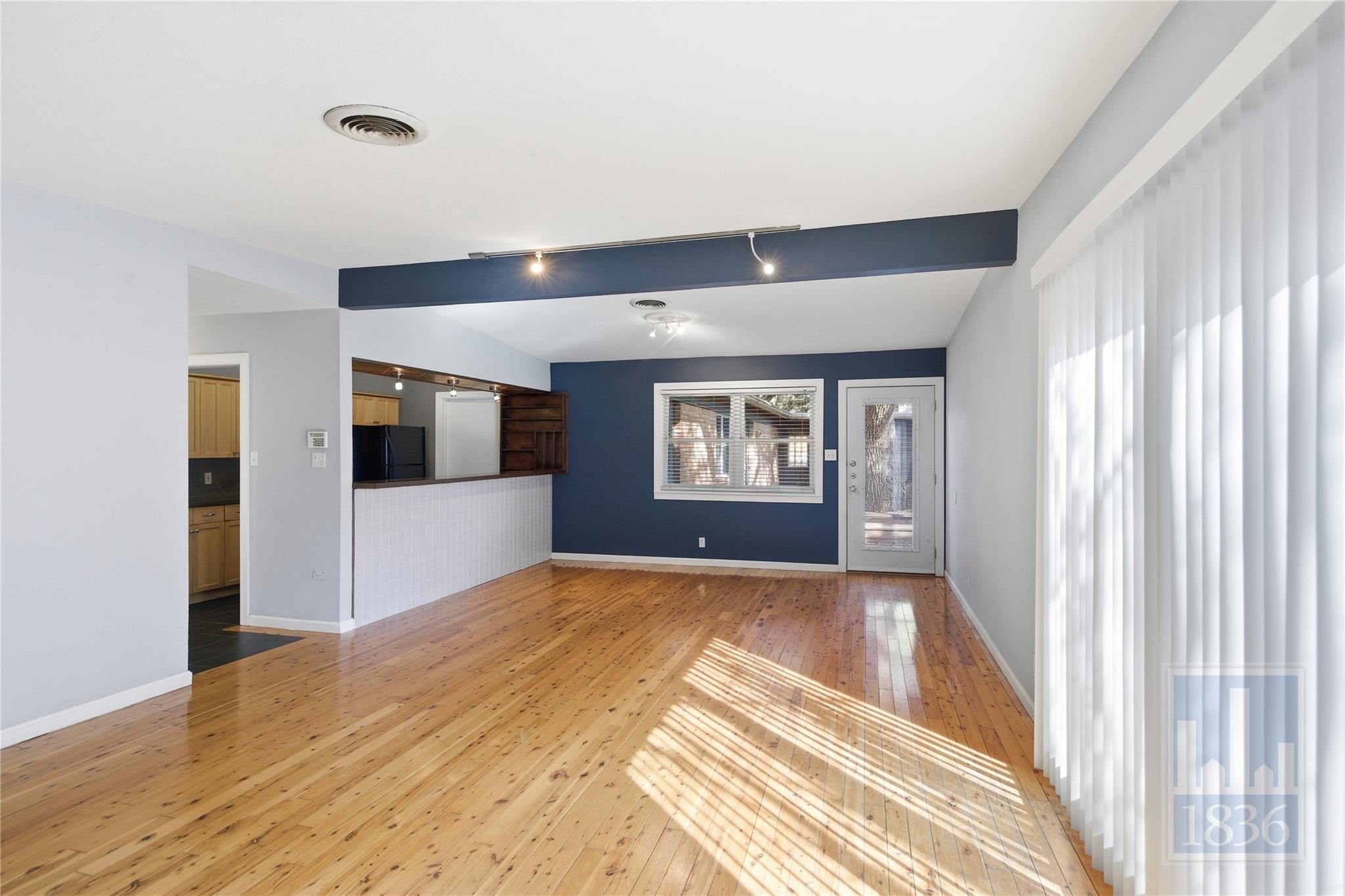 2416 S 5th St # B, Austin, TX 78704