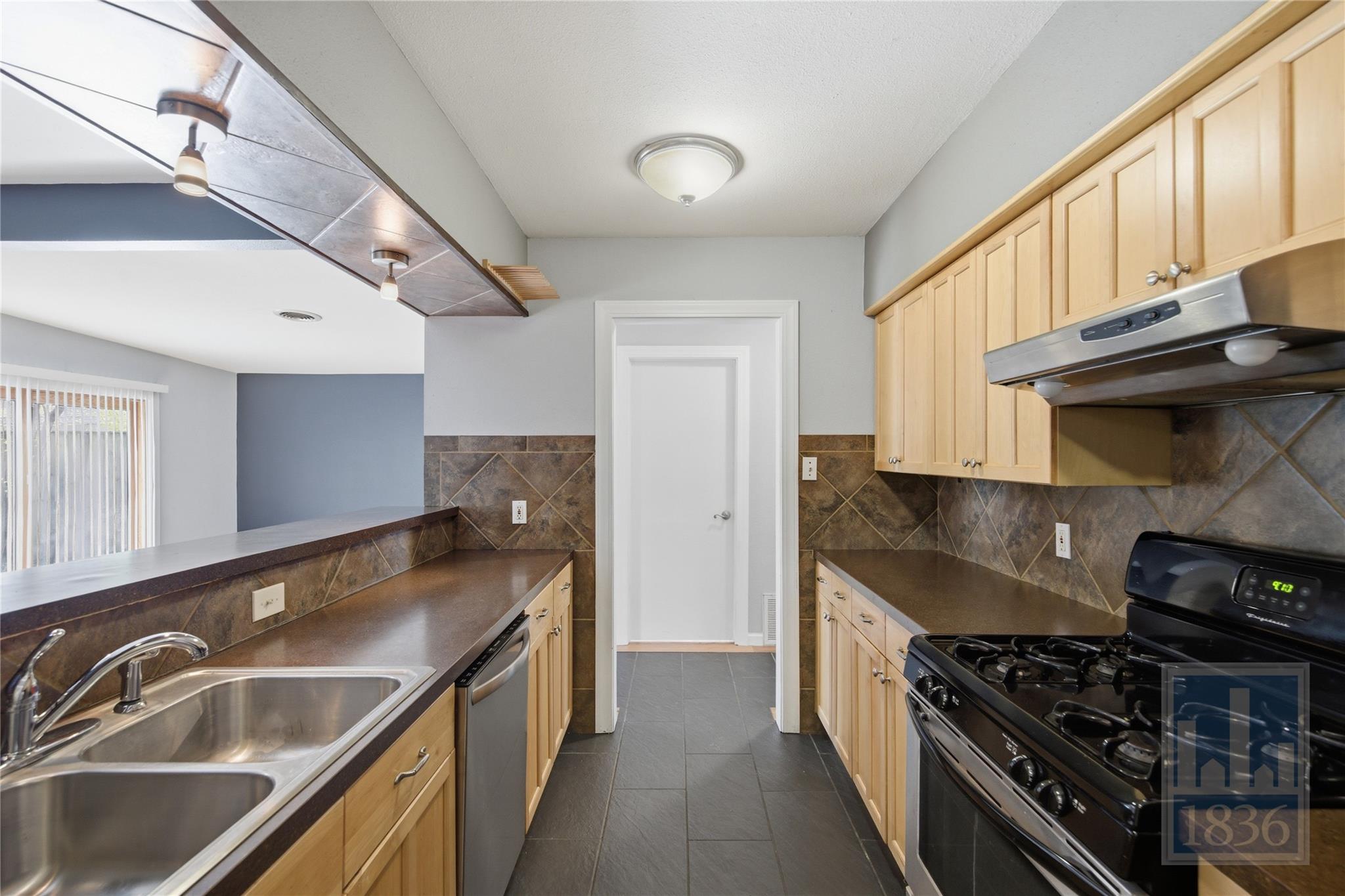 2416 S 5th St # B, Austin, TX 78704