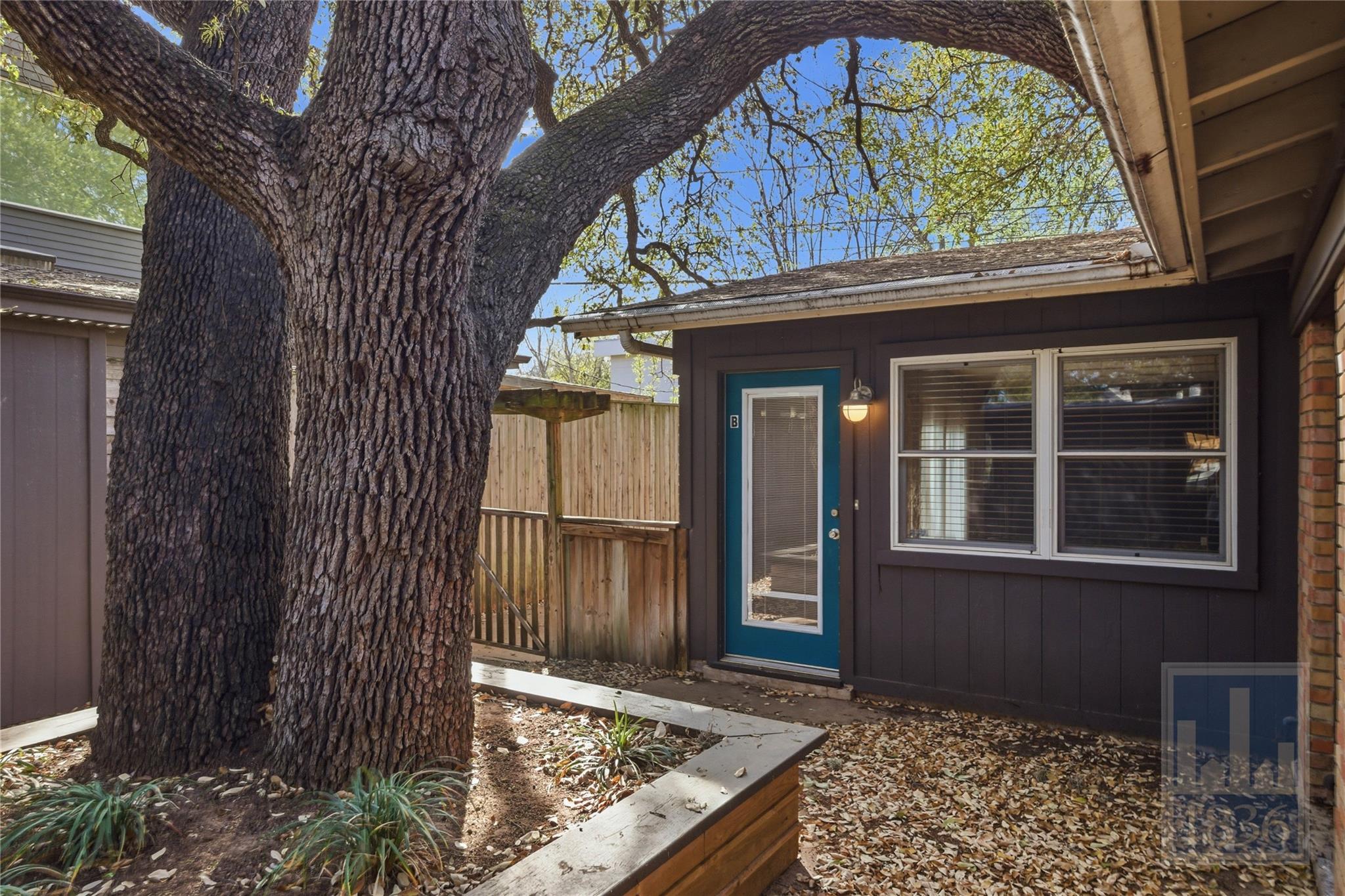 2416 S 5th St # B, Austin, TX 78704